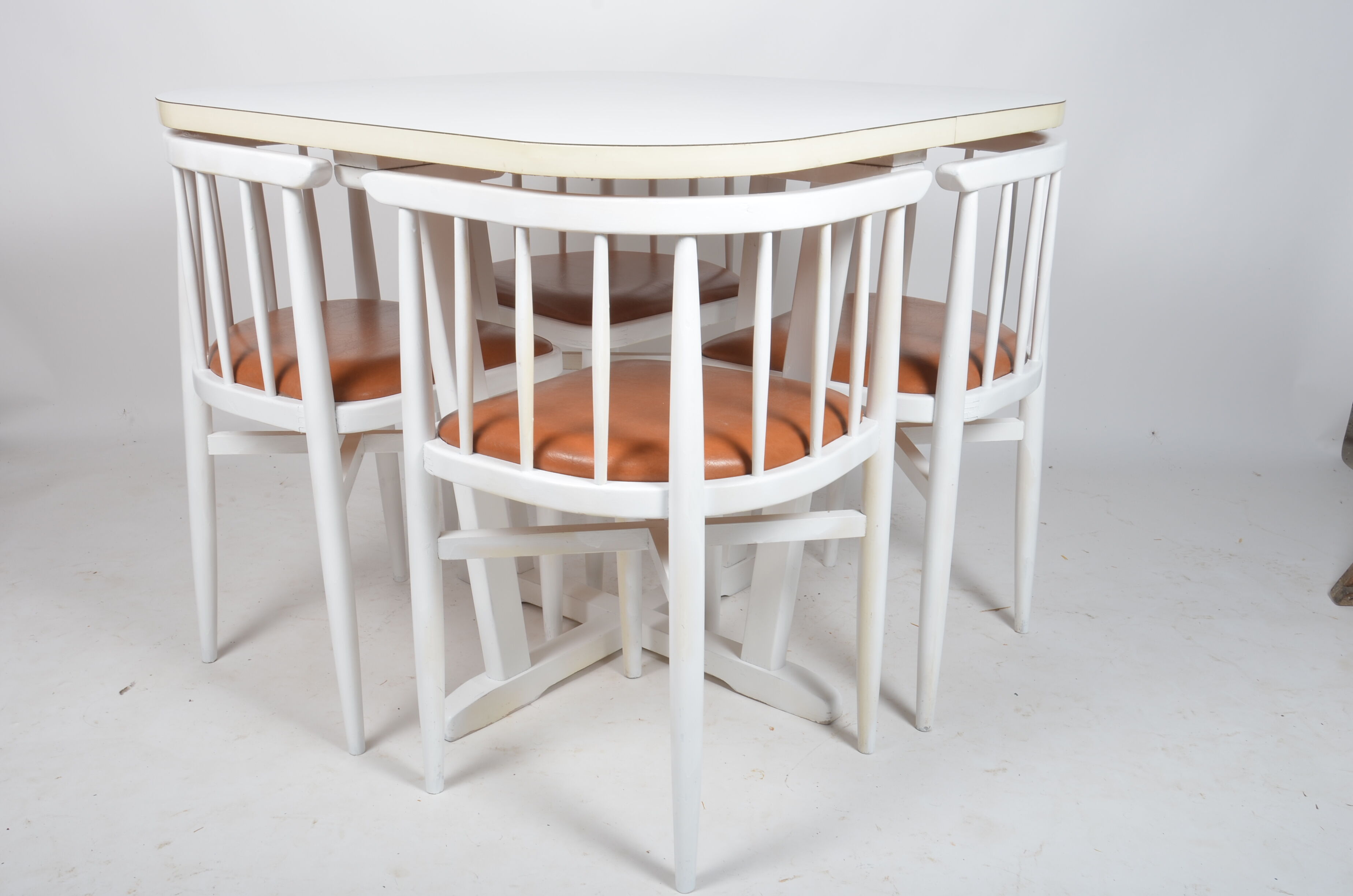 Dining table set and 4 Thonet chairs