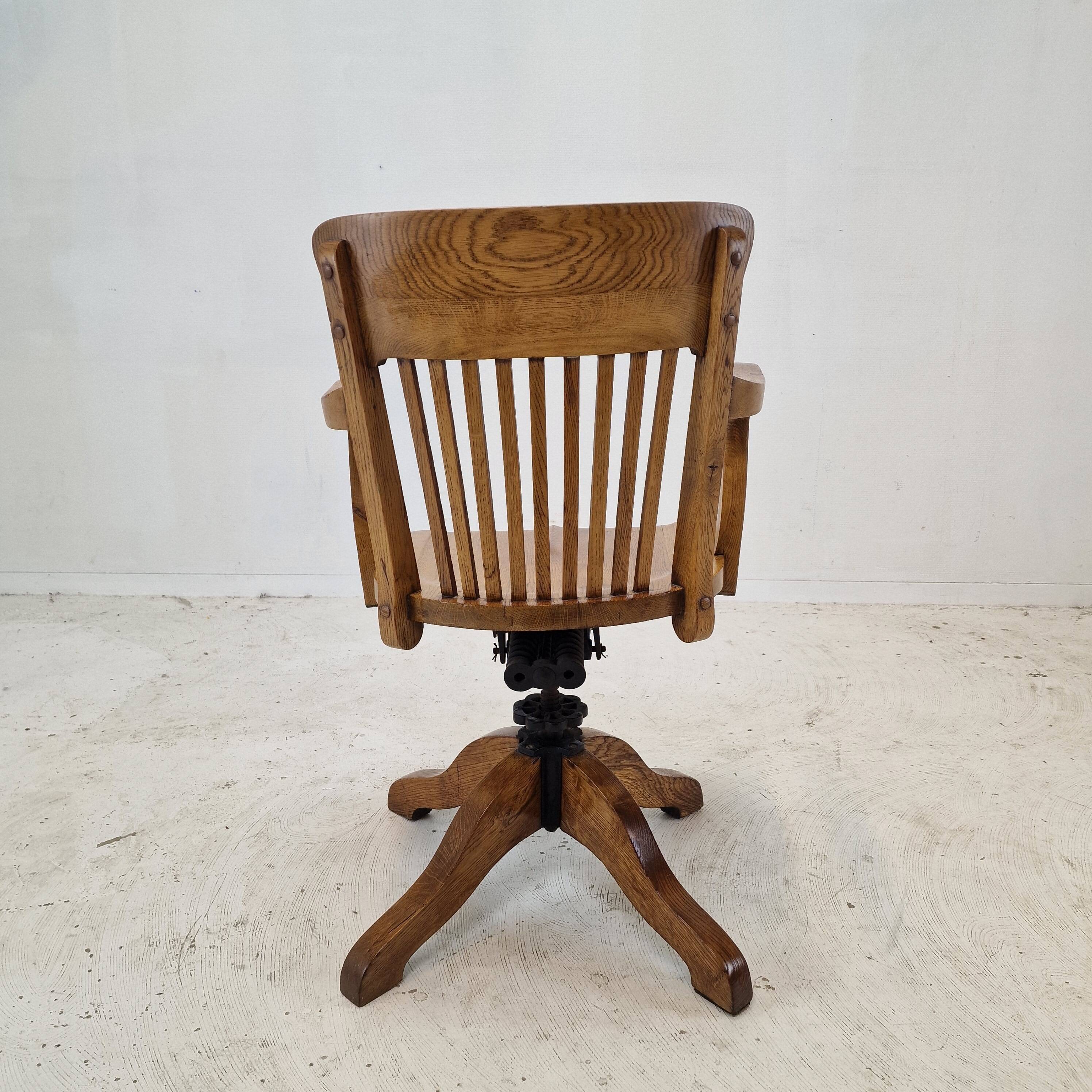 Industrial Oak Swivel Chair, 1900's