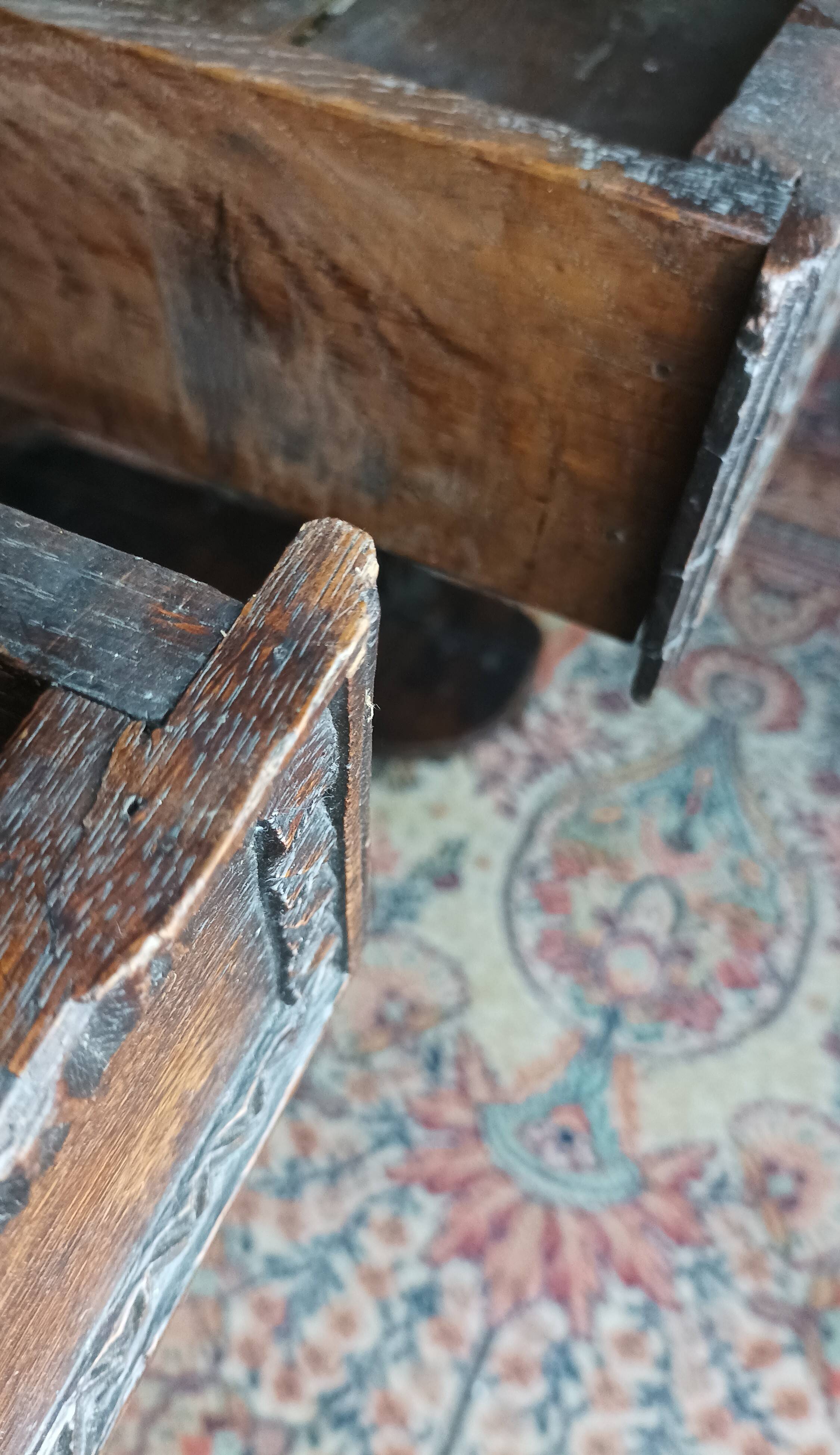 Provençal ash dresser