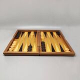 Magnifique backgammon Piero Fornasetti des années 1980 en excellent état. Fabriqué en