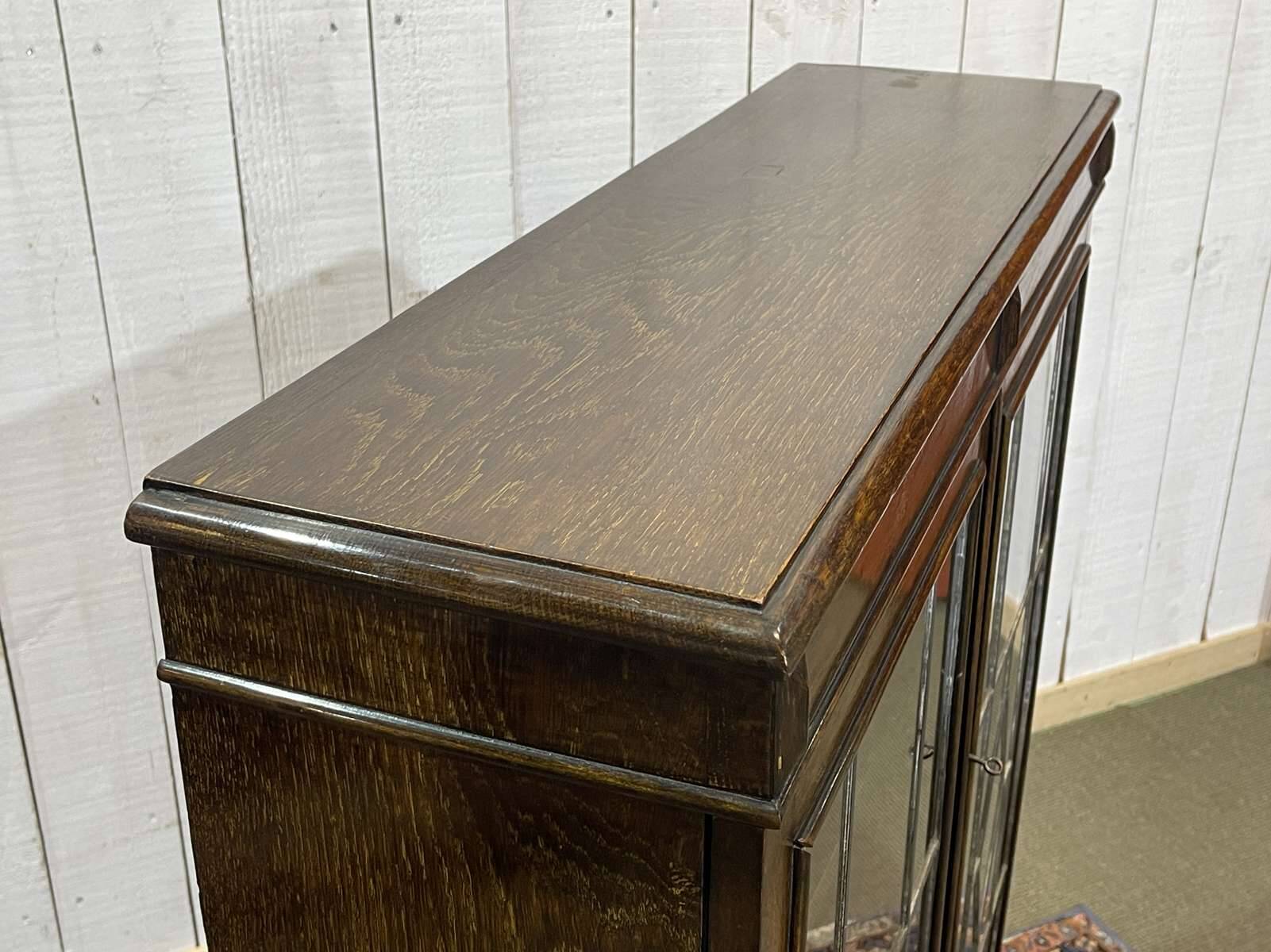 Vitrine anglaise en chêne début XXème