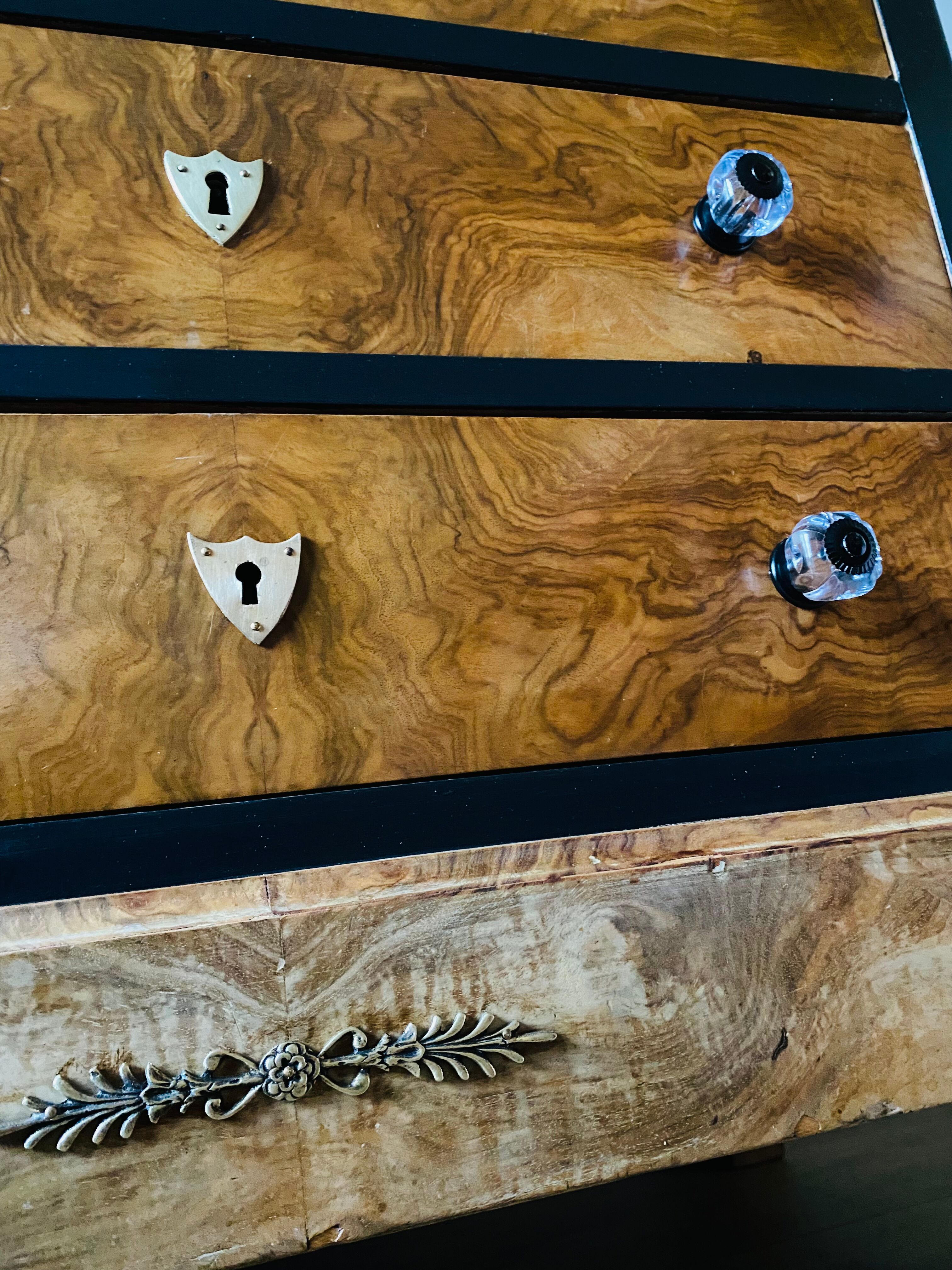 Dresser 4 drawers black and solid wood