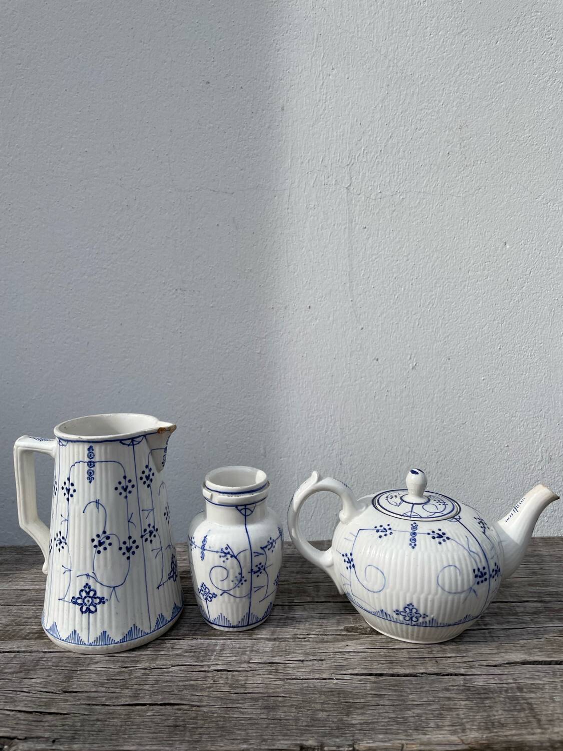 Antique Digoin Sarreguemines blue and white tea set