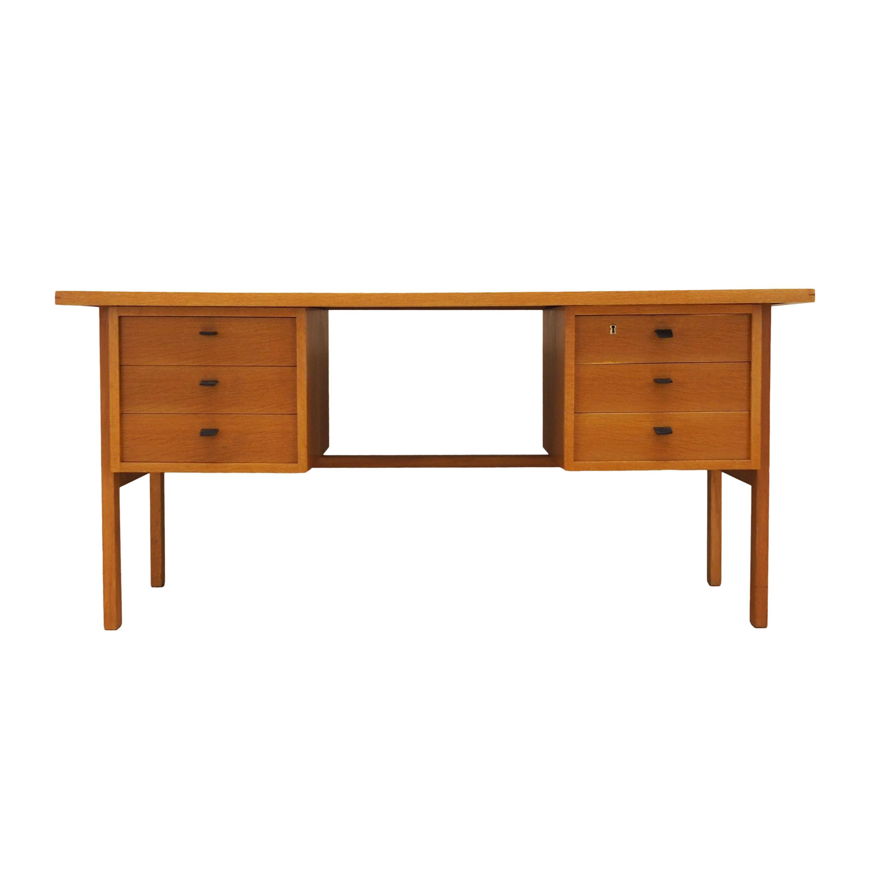 Bureau en frêne, design danois, années 1960, designer : Svend Age Madsen