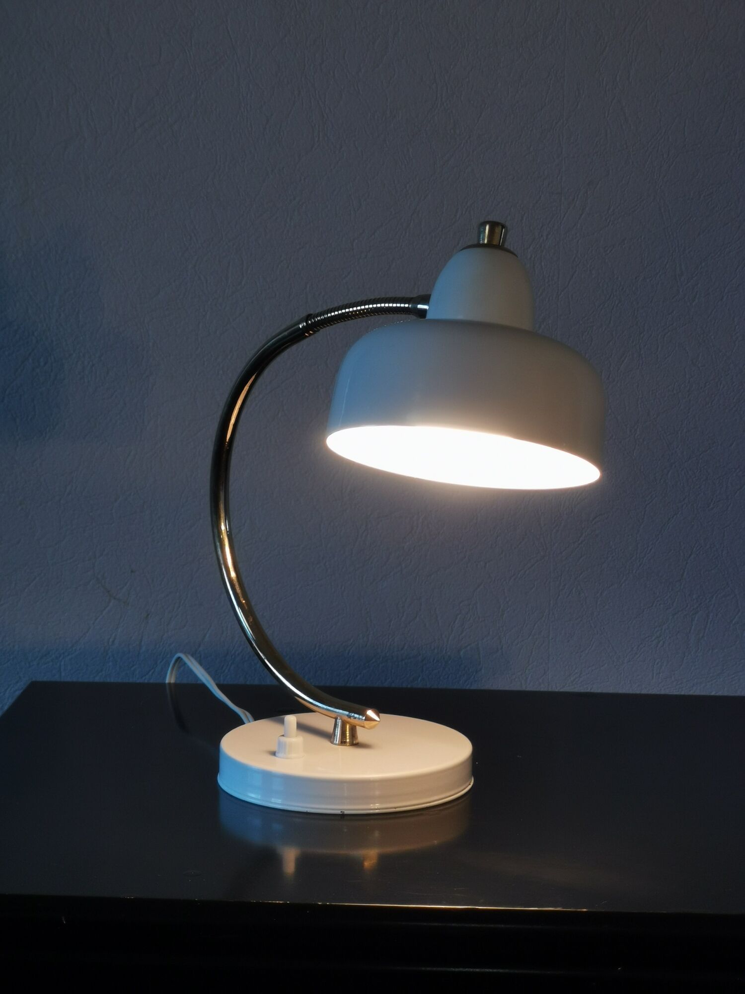 Curved lamp, brass and lacquered steel, 1960, France