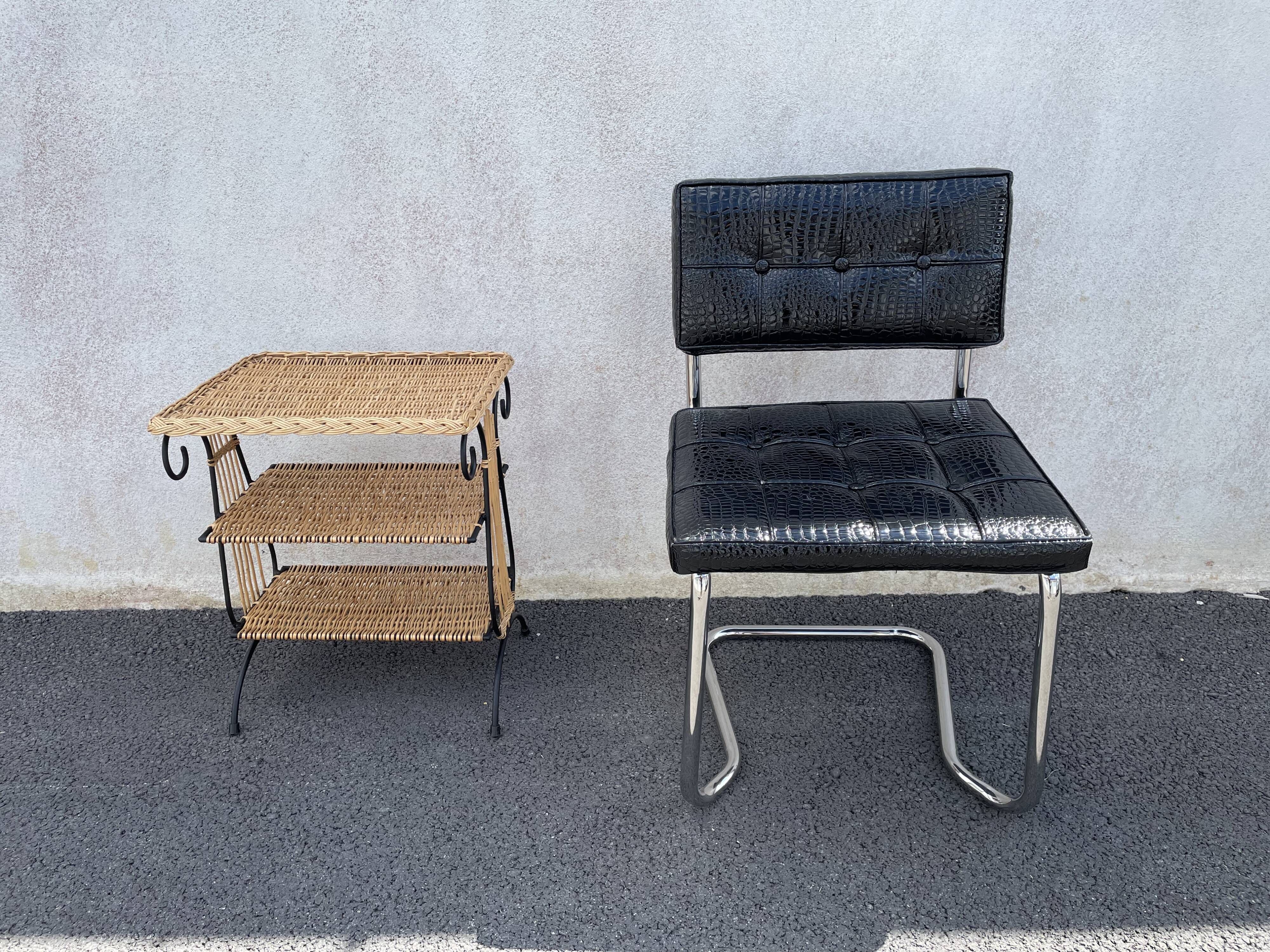 Wicker lyre side table