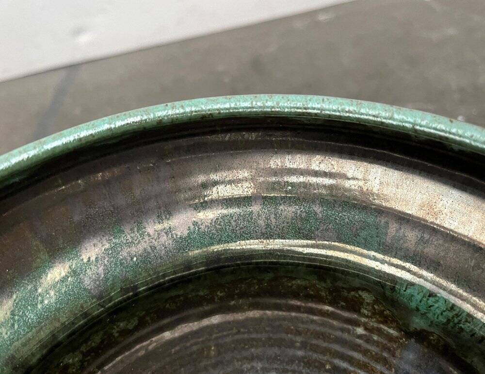 Brutalist studio pottery vase in East German style from the mid-century by Kerstin & Ralf Unterstab for Kunsttöpferei Unterstab KTU, 1960s.