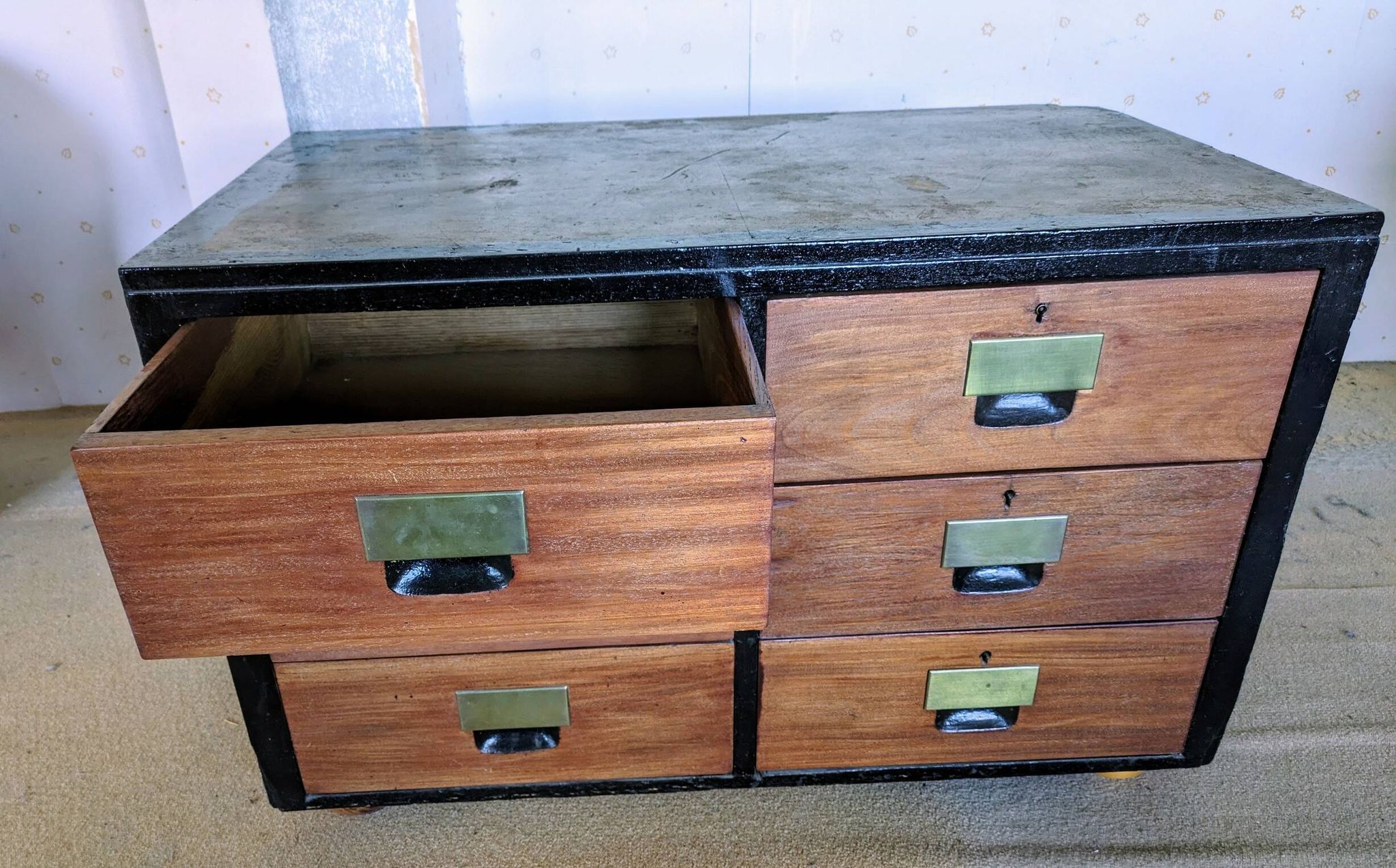 Workshop furniture with drawer units.