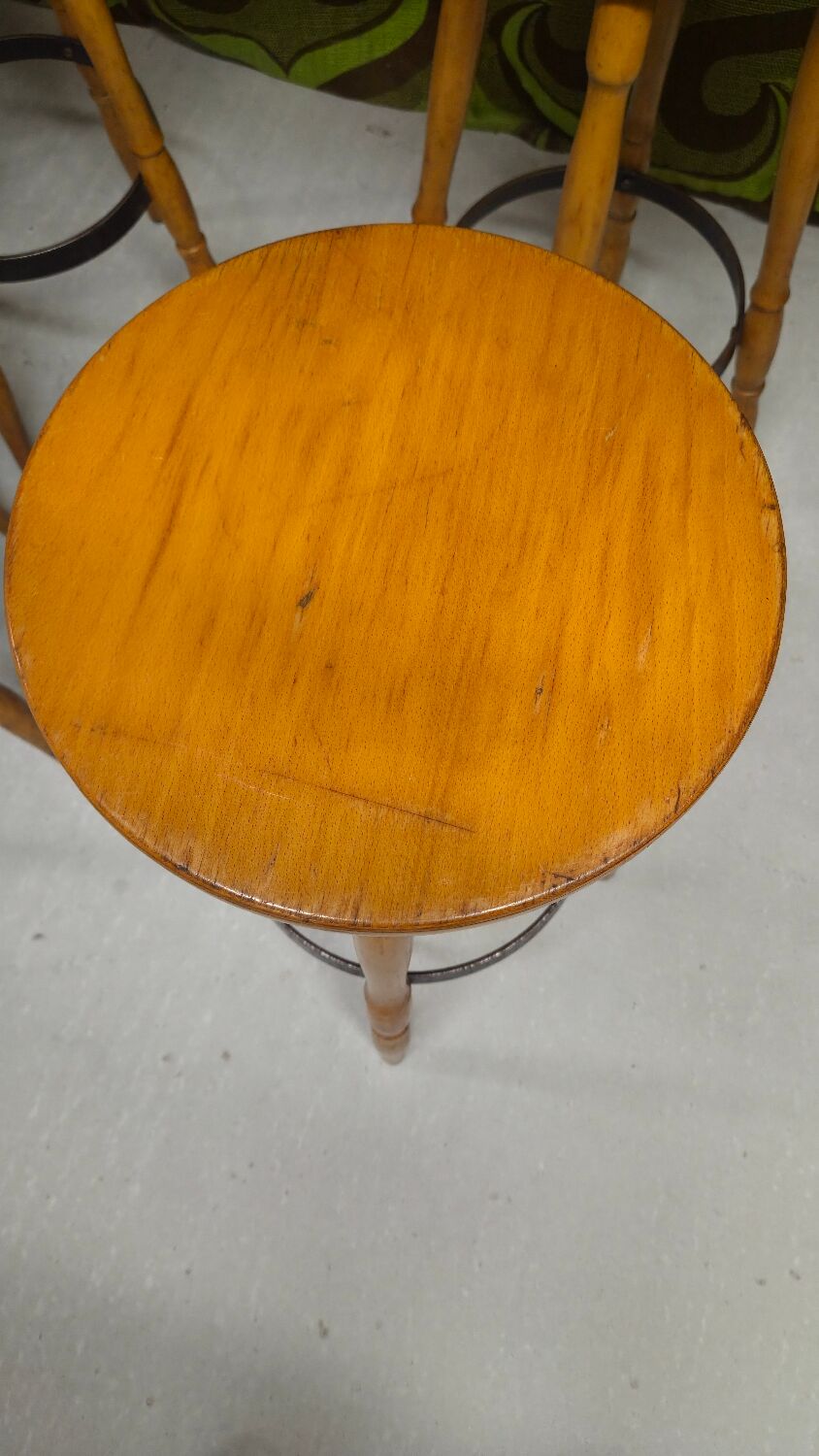 Set of 4 bar stools