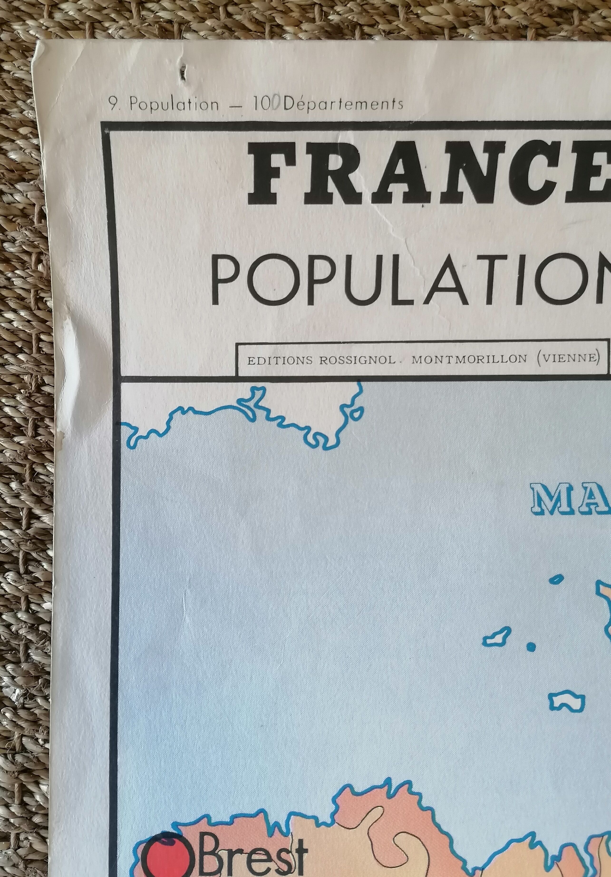 Old Rossignol Scolaire poster: La France - Départements et Population.