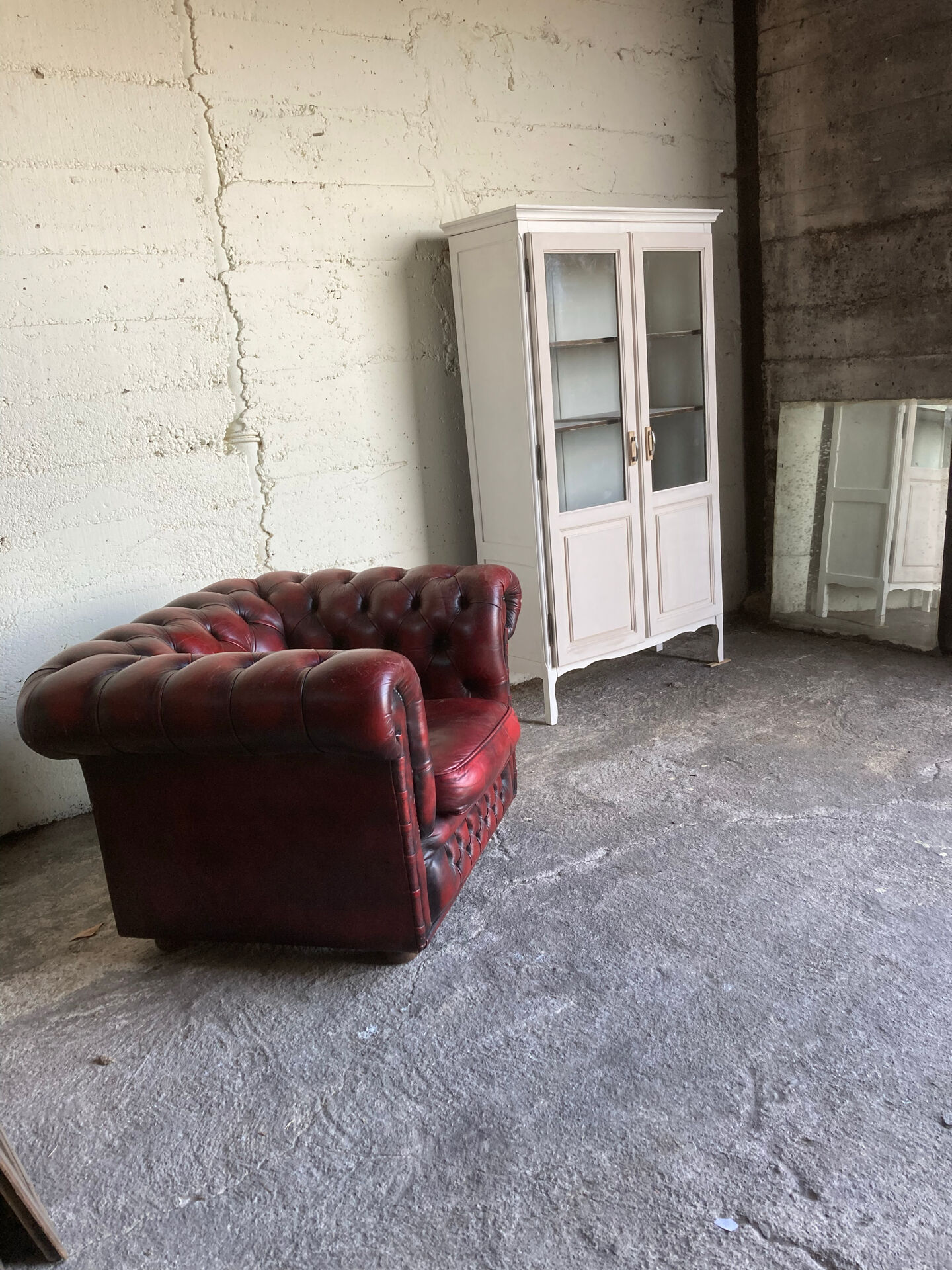 Glass cabinet