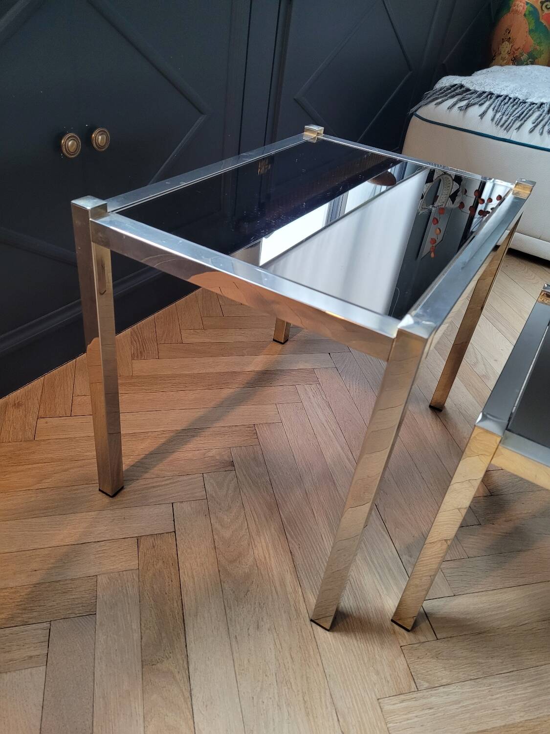 Tables gigognes en métal doré/chromé et miroir ambré