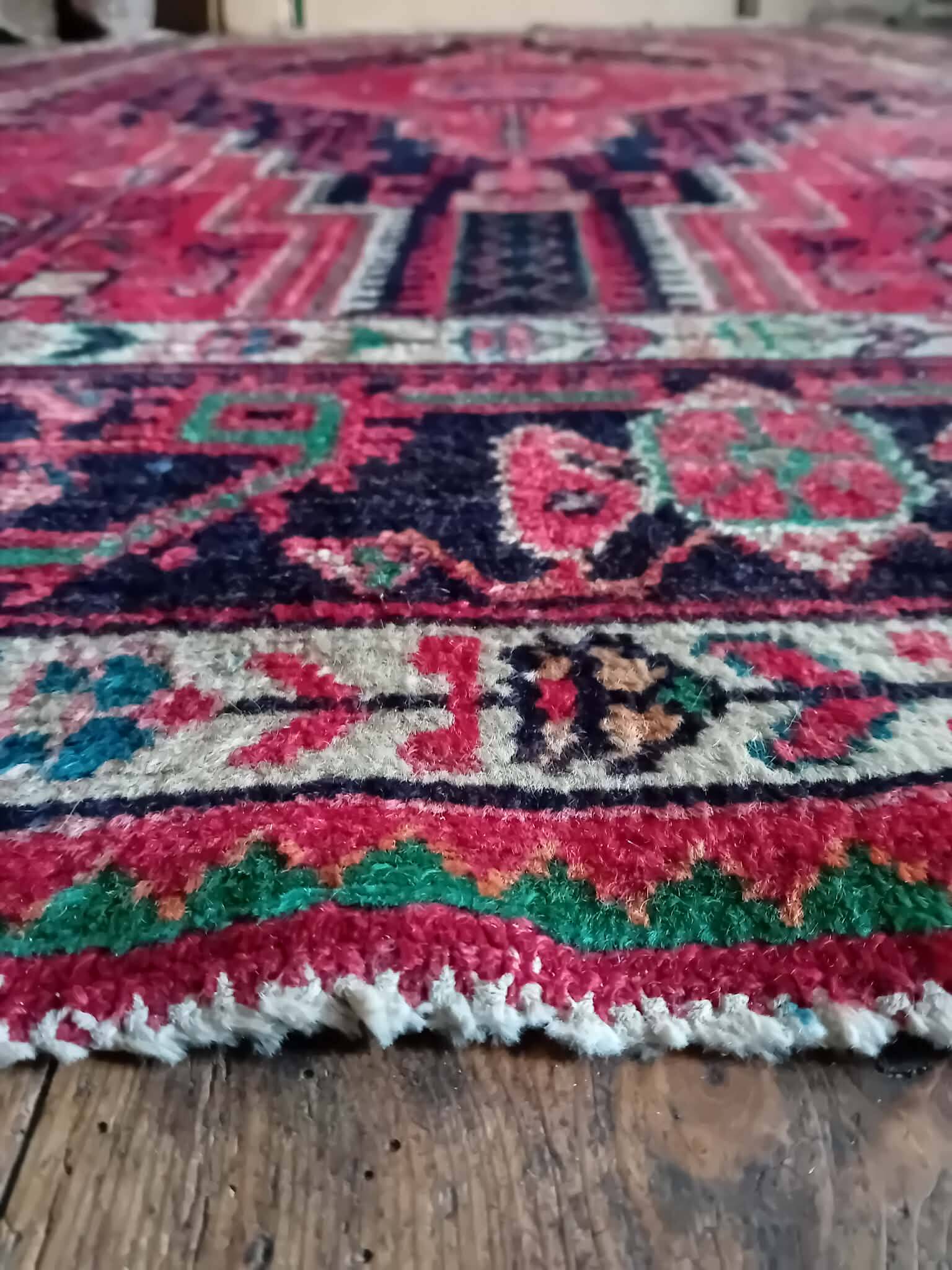 Handmade Tuyserkan Persian Rug 230x150cm