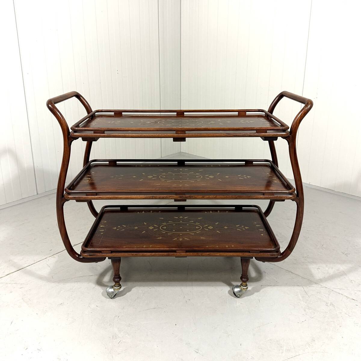 Anglo-Indian teak serving trolley with brass inlays from the 1930s-1940s.
