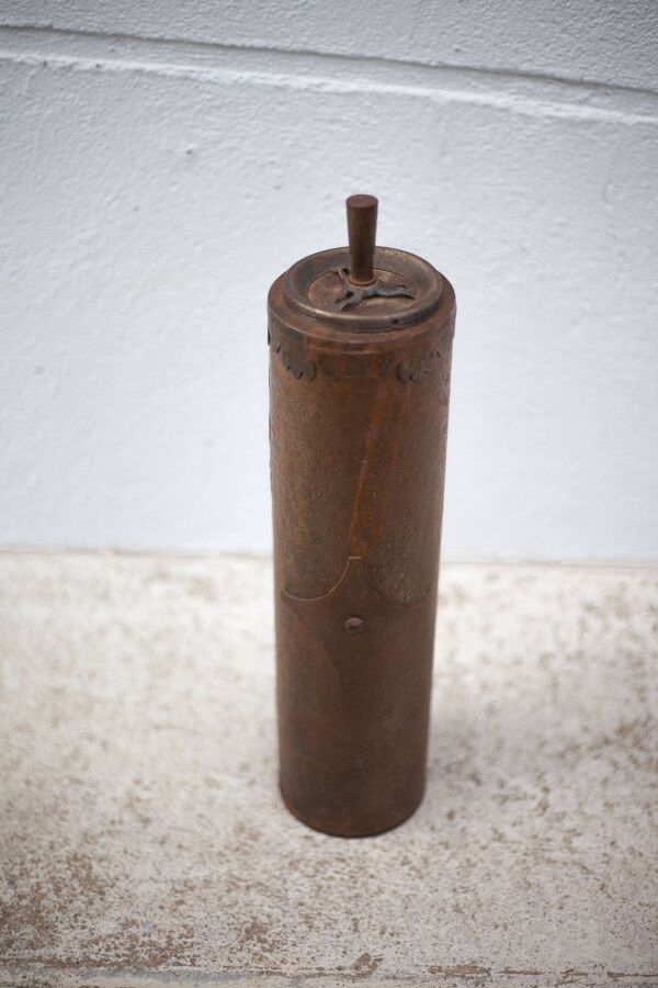 Cendrier sur pied vintage, cendrier poussoir, cendrier brutaliste, cendrier métal, bout de canapé