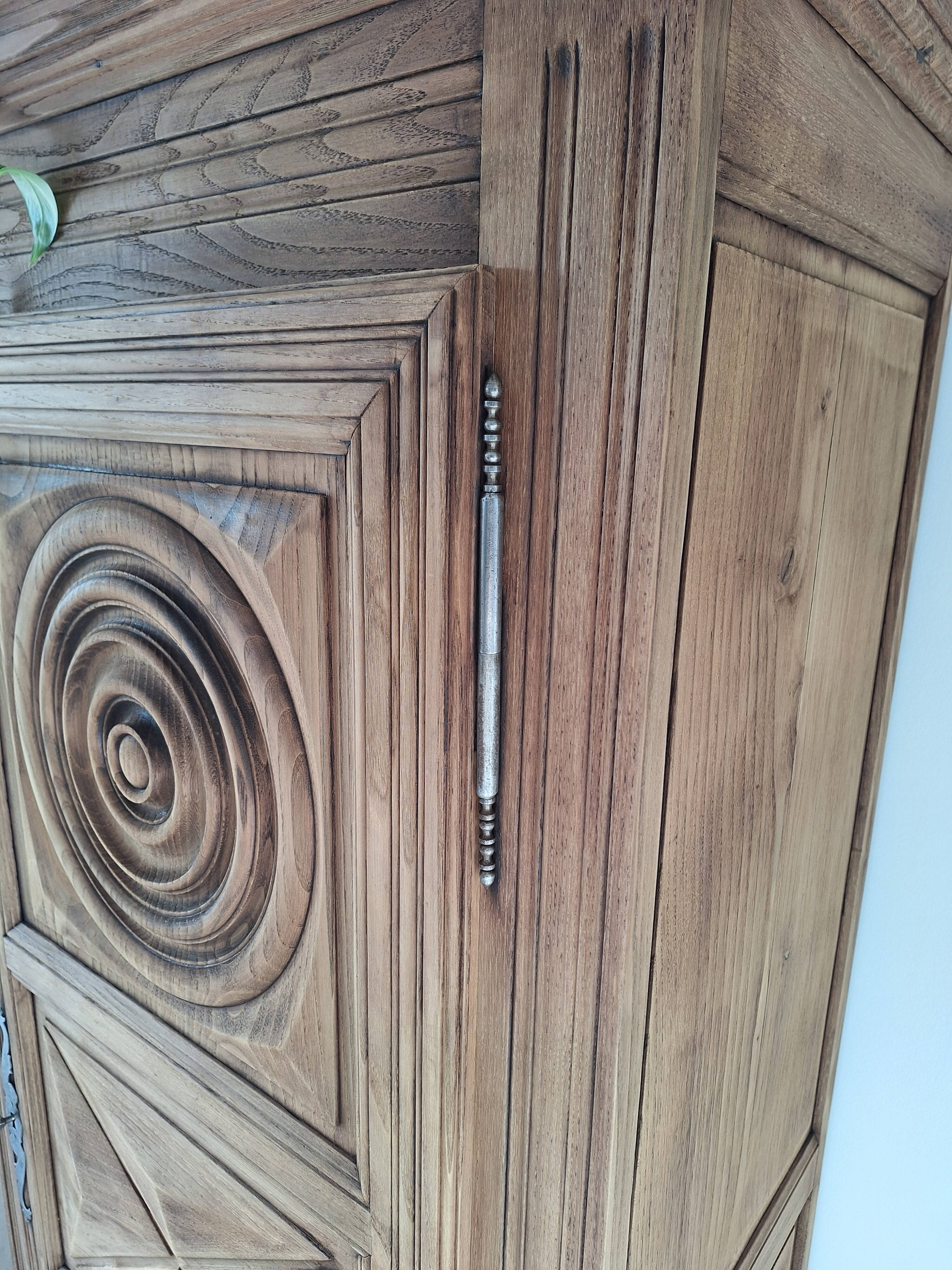 Oak solid bonnetière / wardrobe / dresser from 1940