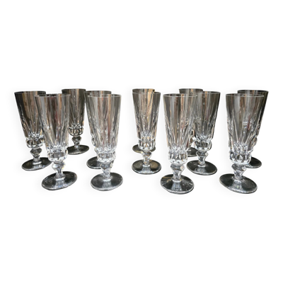 12 flûtes à champagne Saint-Louis modèle Guernesey en cristal taillé