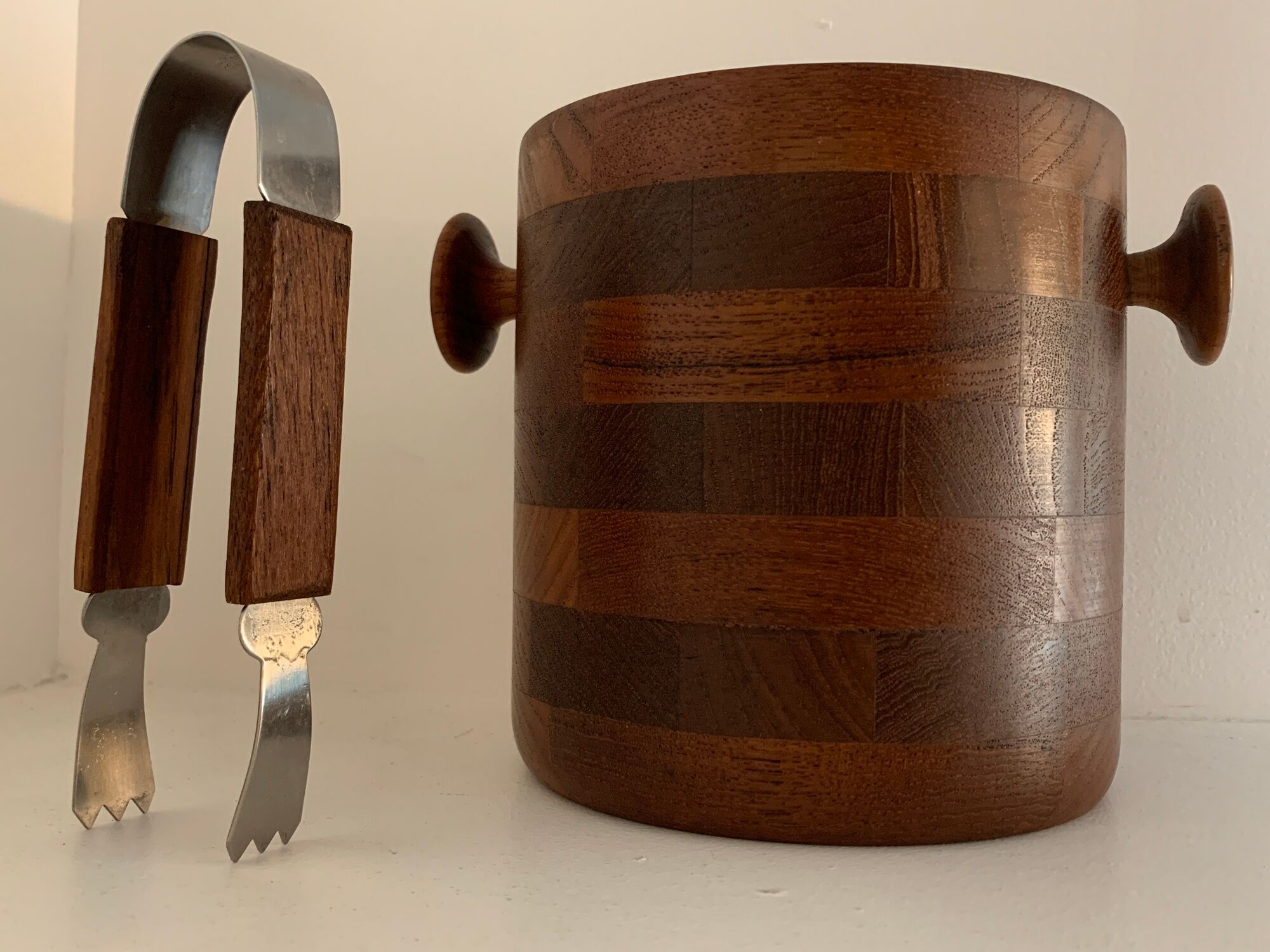 Scandinavian ice bucket in MCM Denmark teak and its ice claws