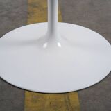 Eero Saarinen - Knoll Tulip armchairs