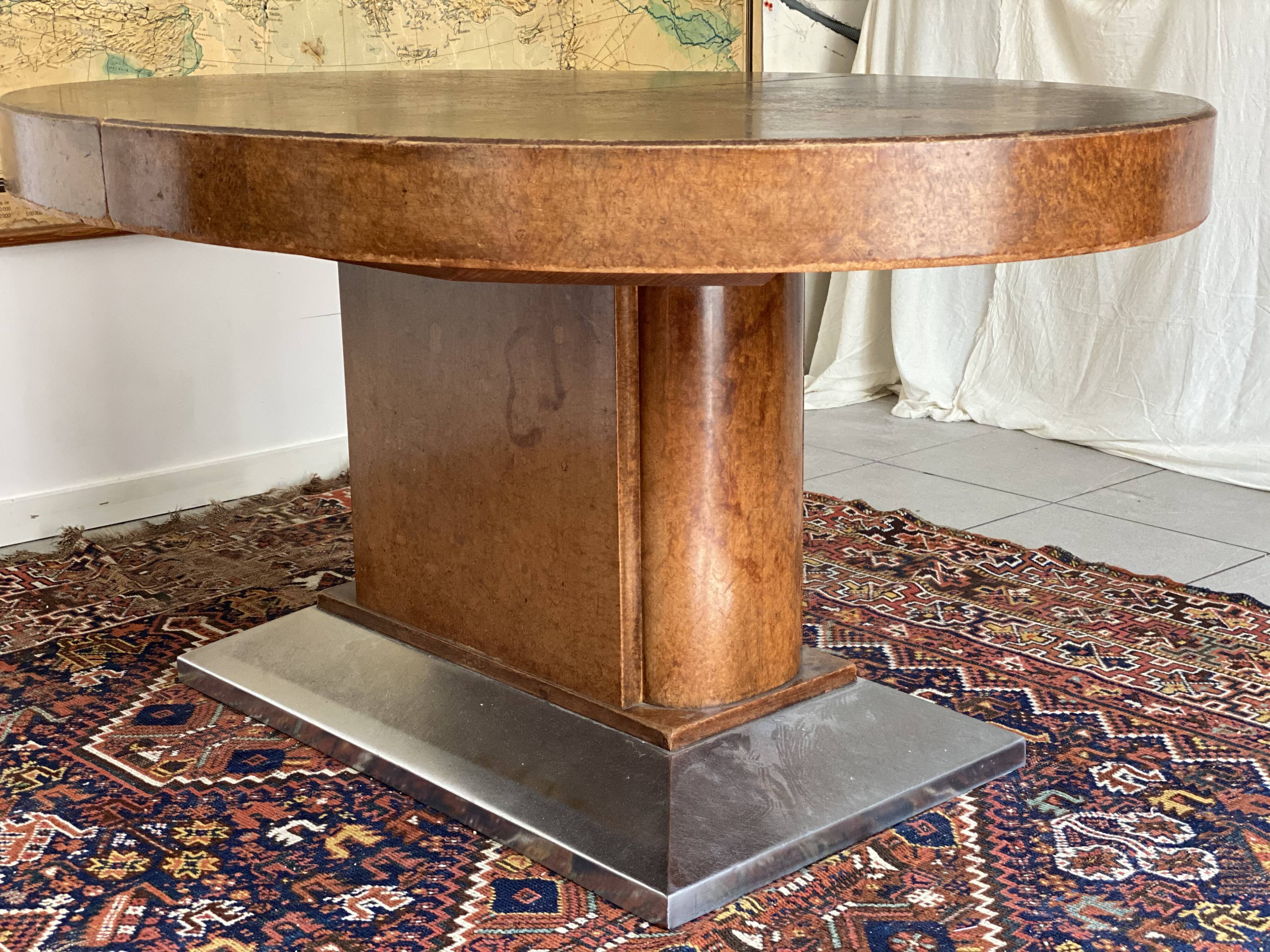 Art deco dining room table