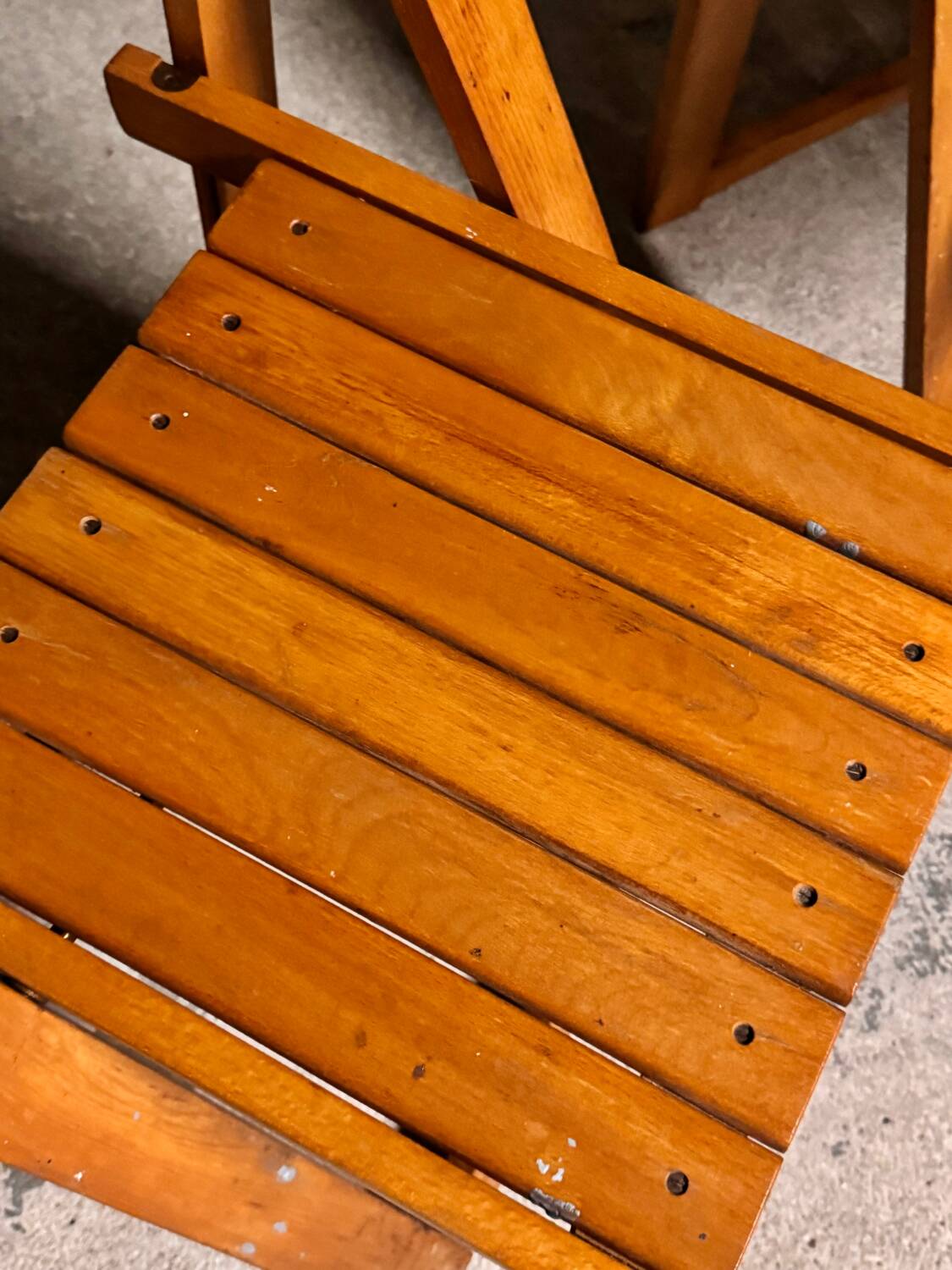 04 folding chairs 1970s