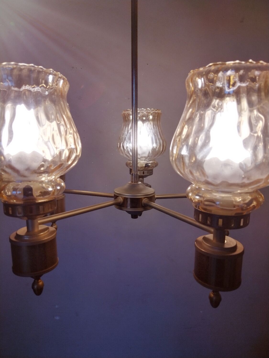 Chandelier in gilded brass and brown smoked glass with 5 branches