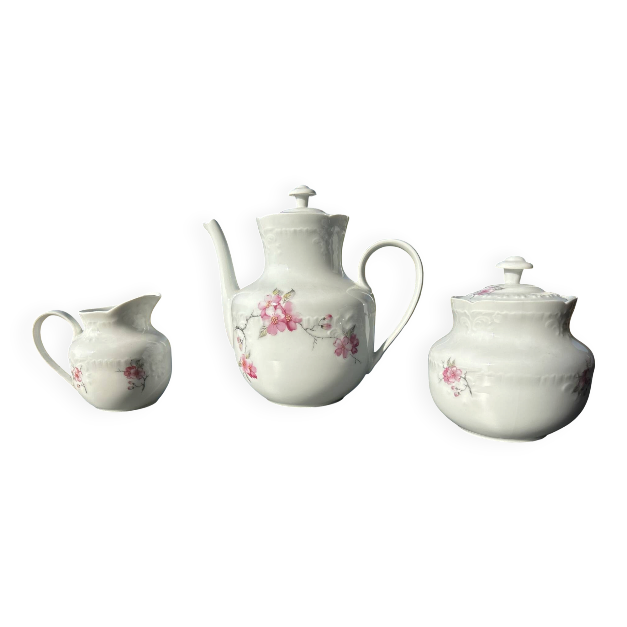 Antique tea set in Limoges porcelain by Chastagner, 3 pieces.