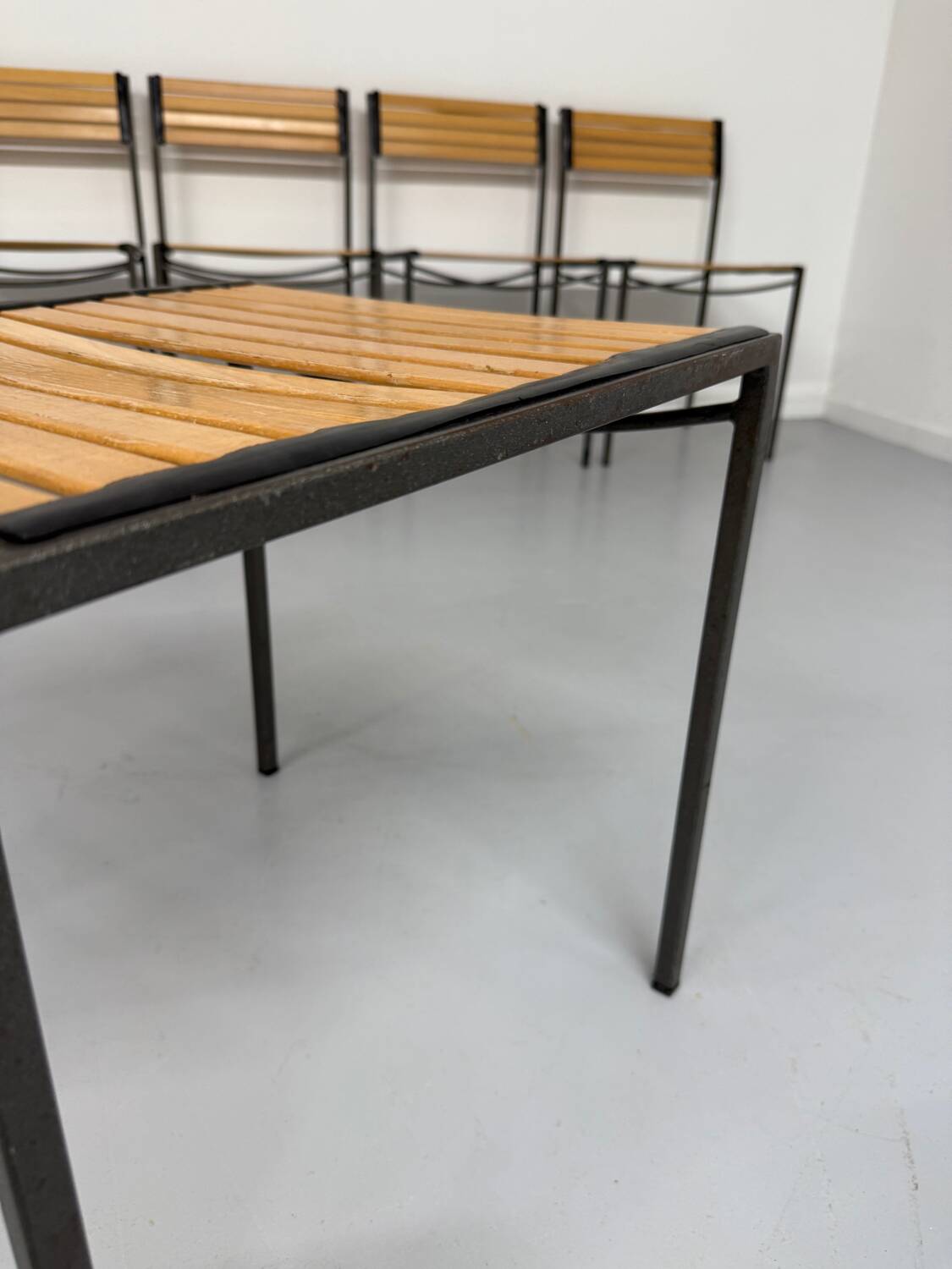 6 old metal and wood chairs, Italian design from the 80s, vintage