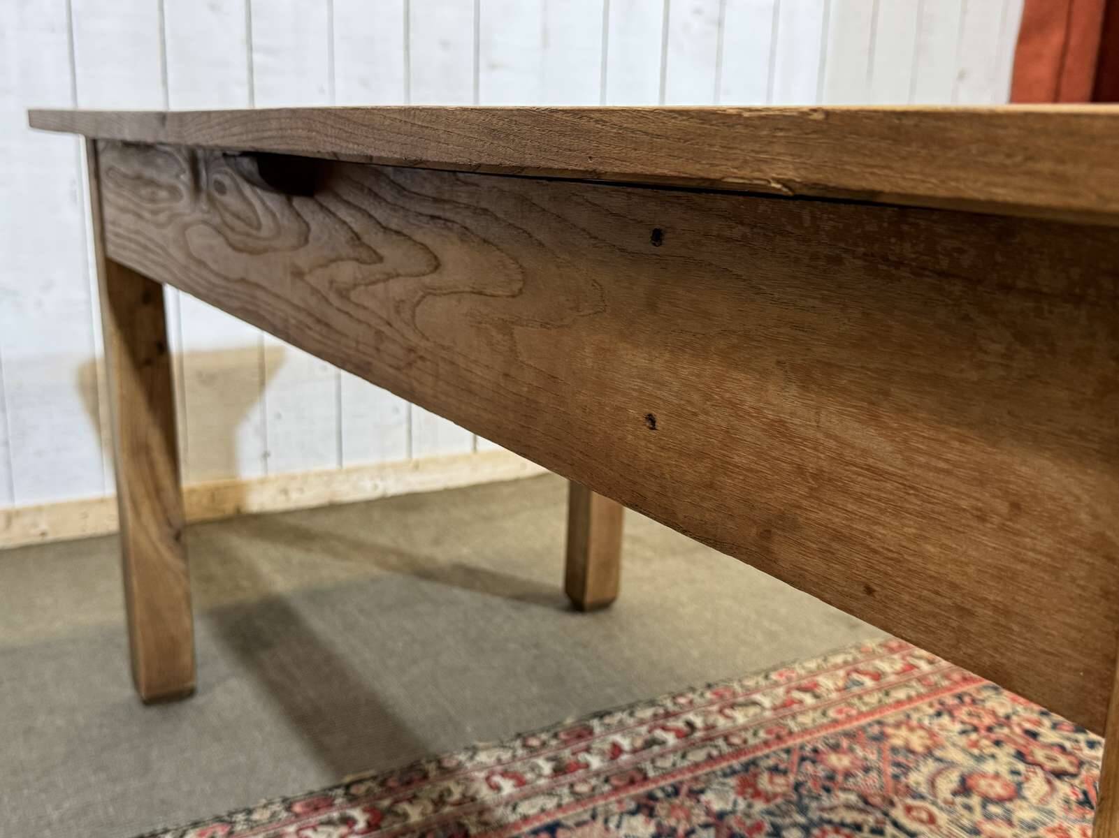 Extendable oak table from the 1930s with Gothic decoration.