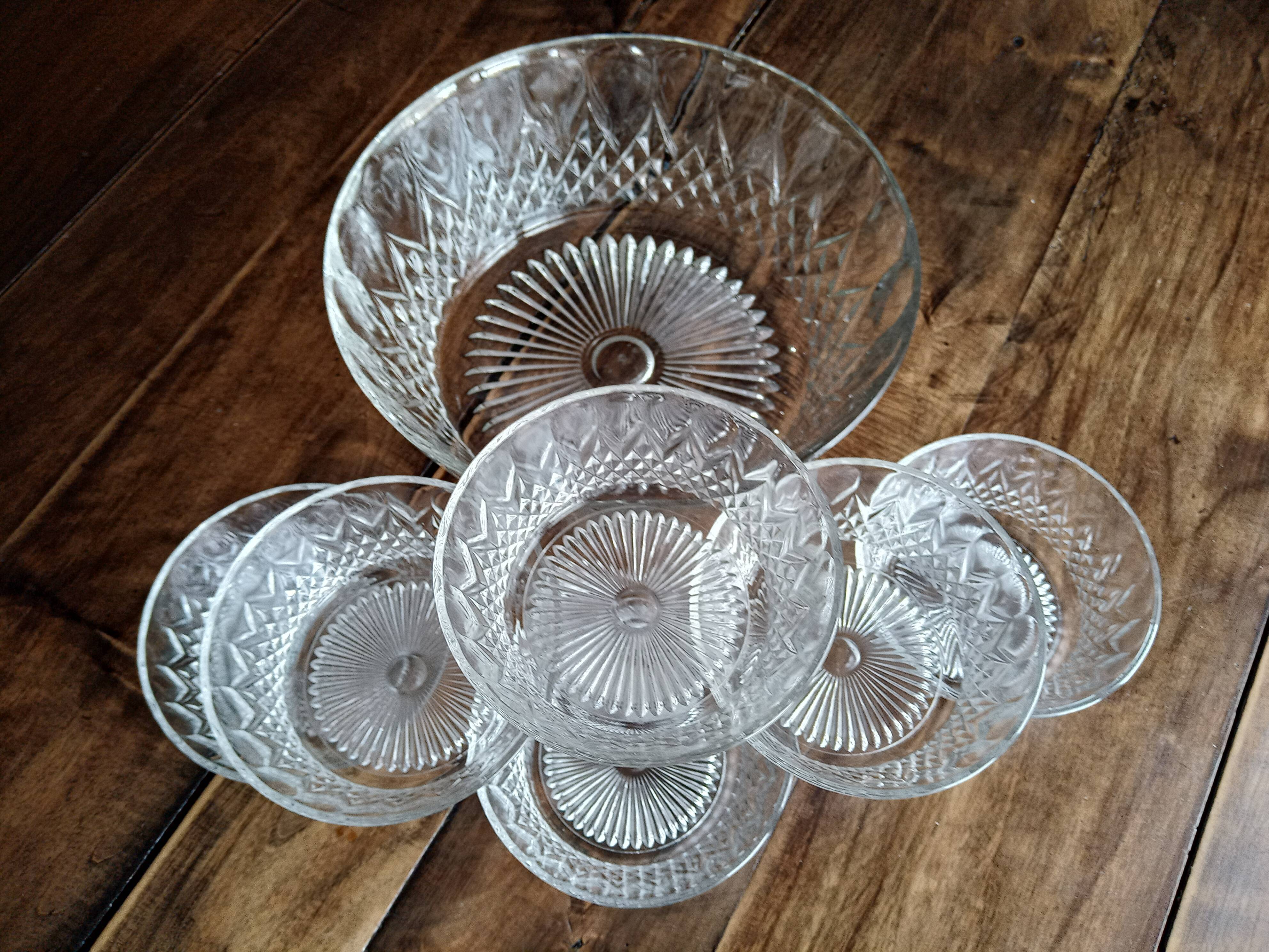 Dessert or vintage fruit salad service 7 pieces molded glass