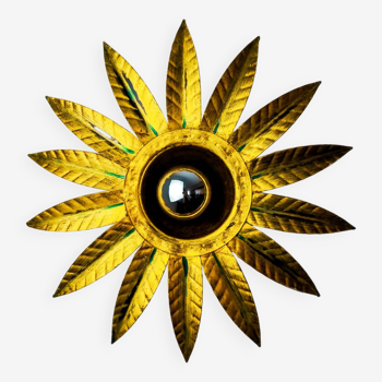 Applique soleil brutaliste en métal doré à la feuille d'or, Italie, 1970