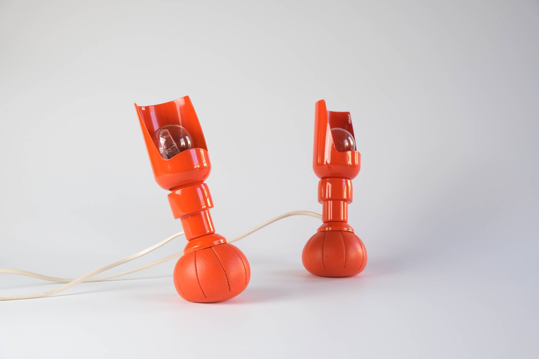 Rare paire de lampes Gino Sarfatti modèle 600P du milieu du siècle pour Arteluce, Italie 1966