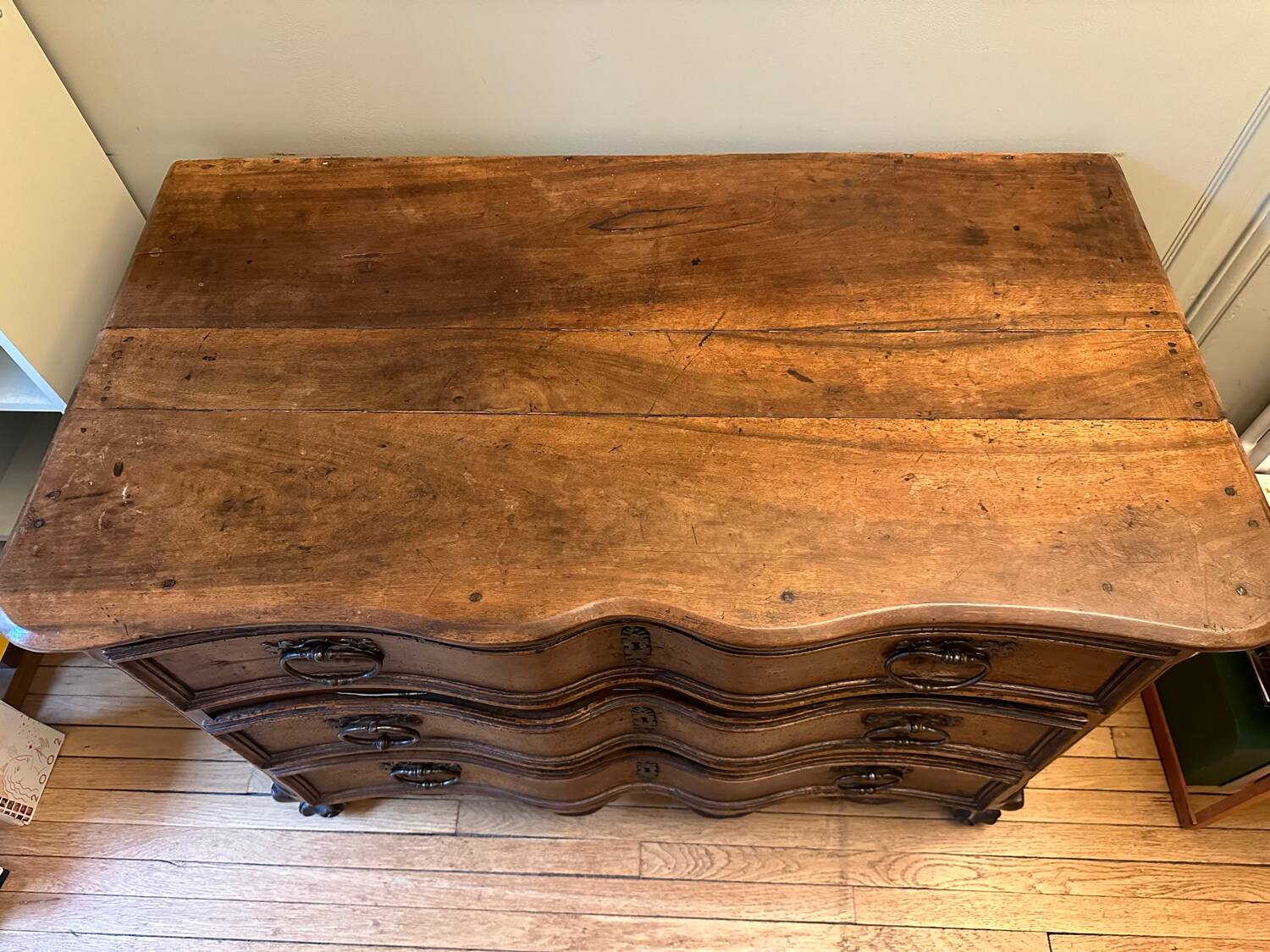 18th century walnut chest of drawers