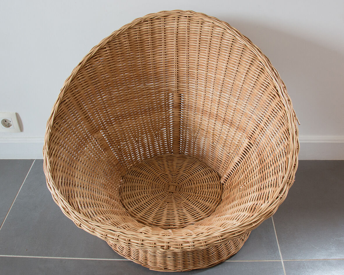 Armchair tulip child