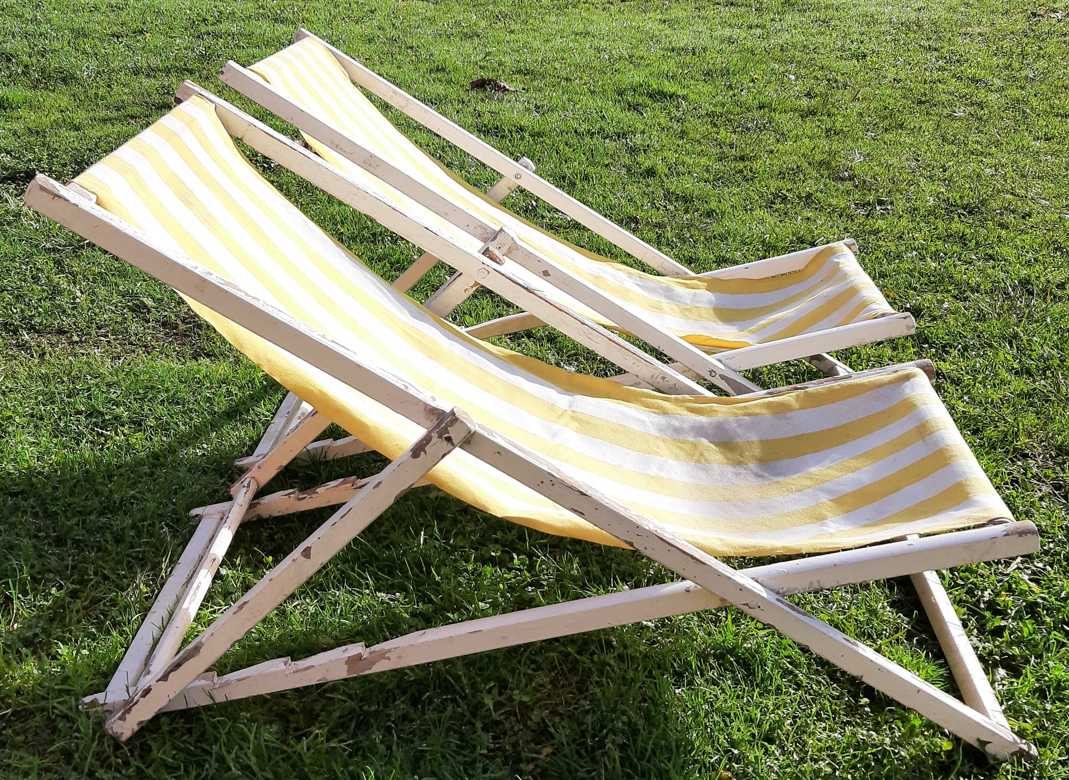 Pair of vintage chaises longues