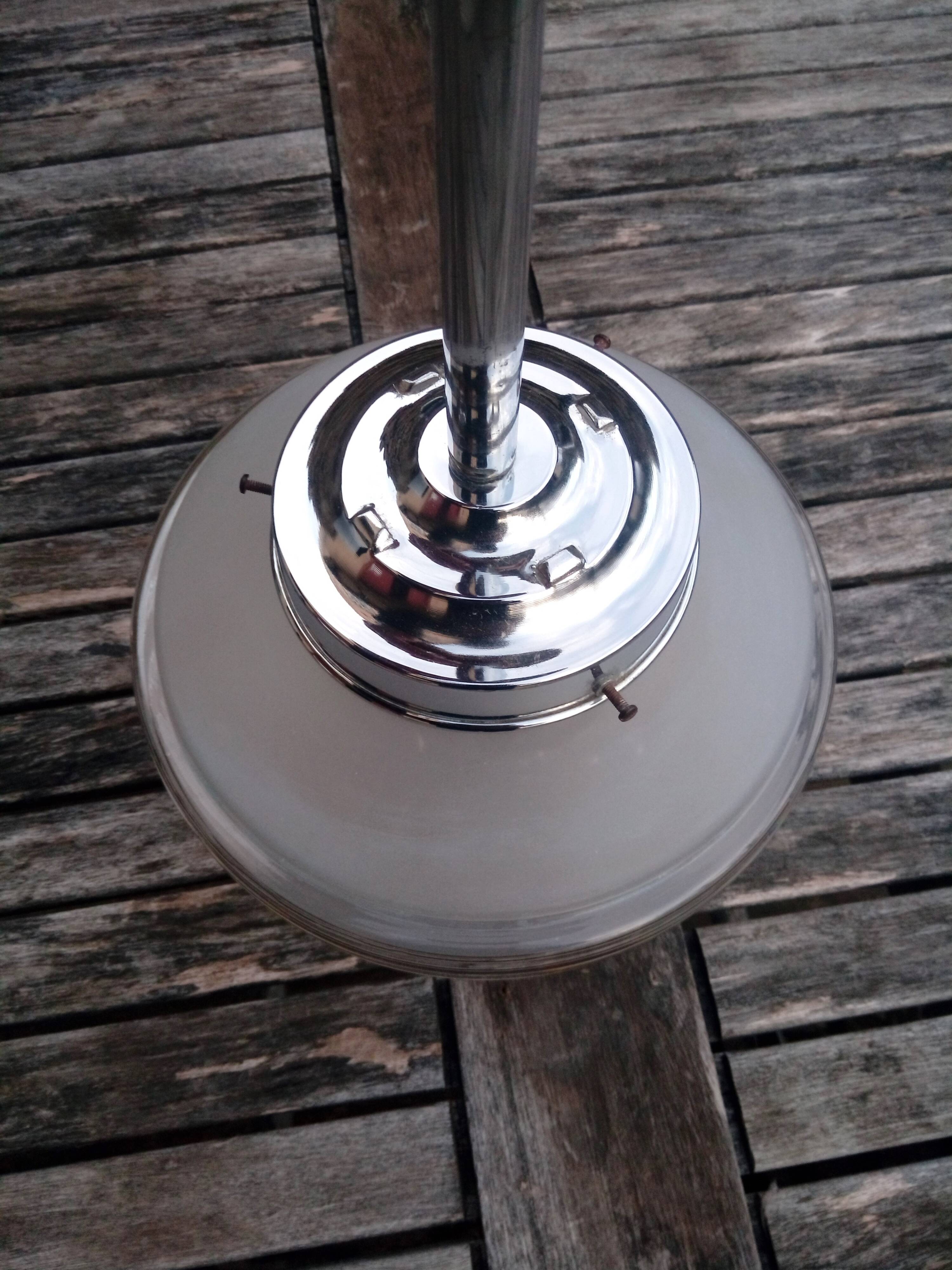 Vintage chandelier - Opaque glass globe and gold - 1950