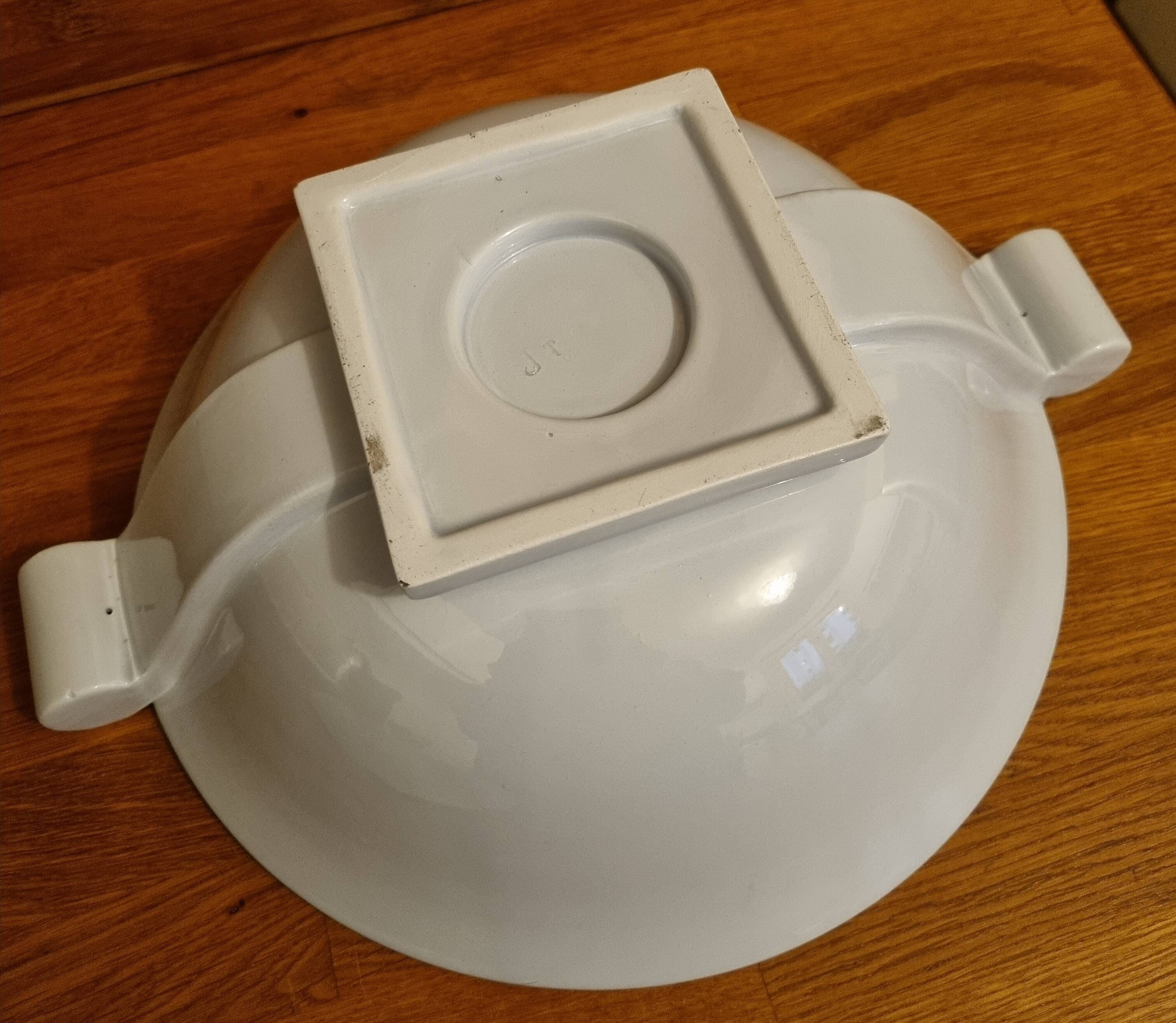 Vegetable tureen