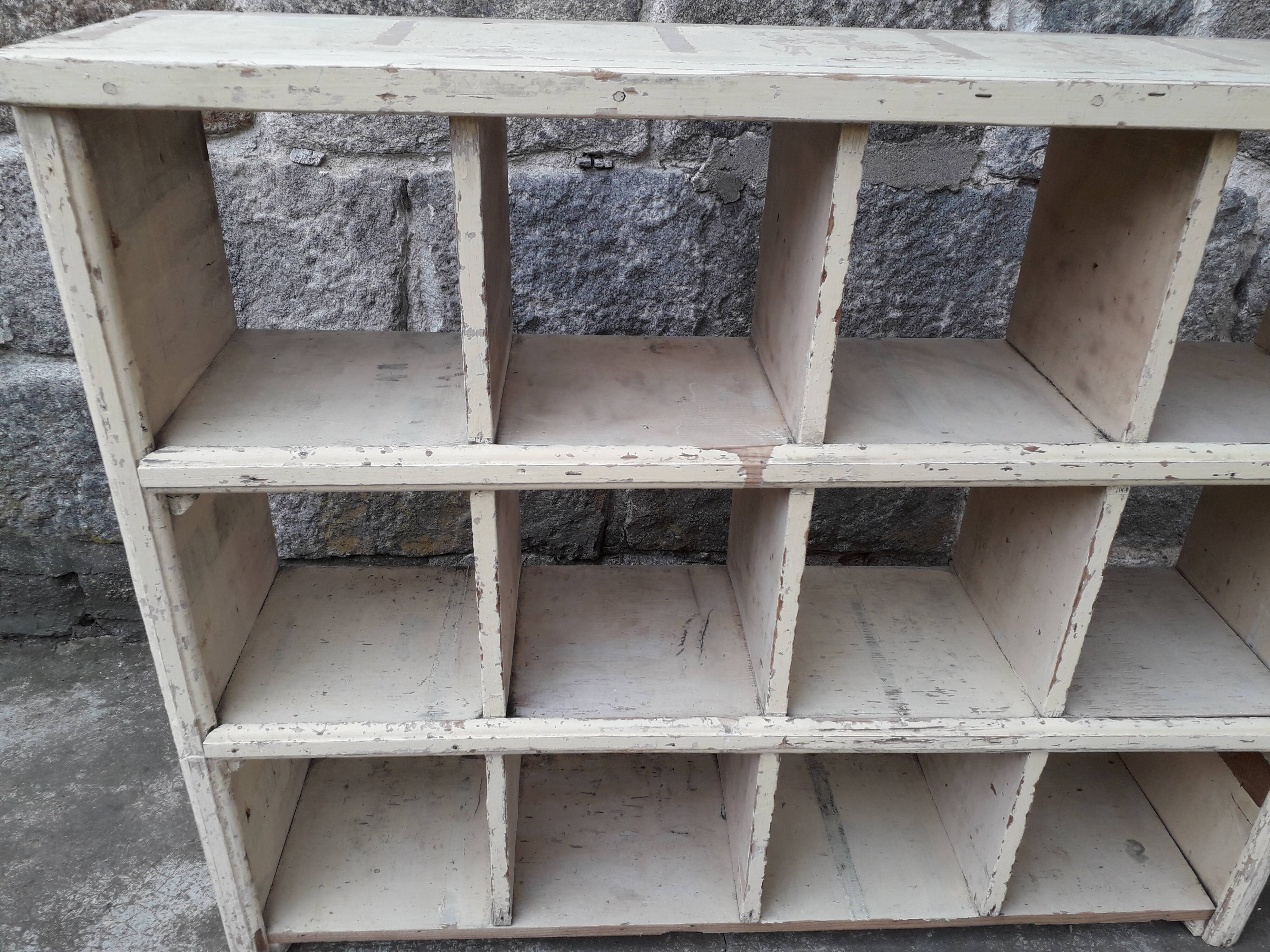 Rustic patinee shelf