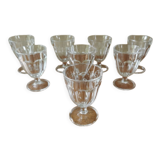 Suite of 8 stemmed glasses