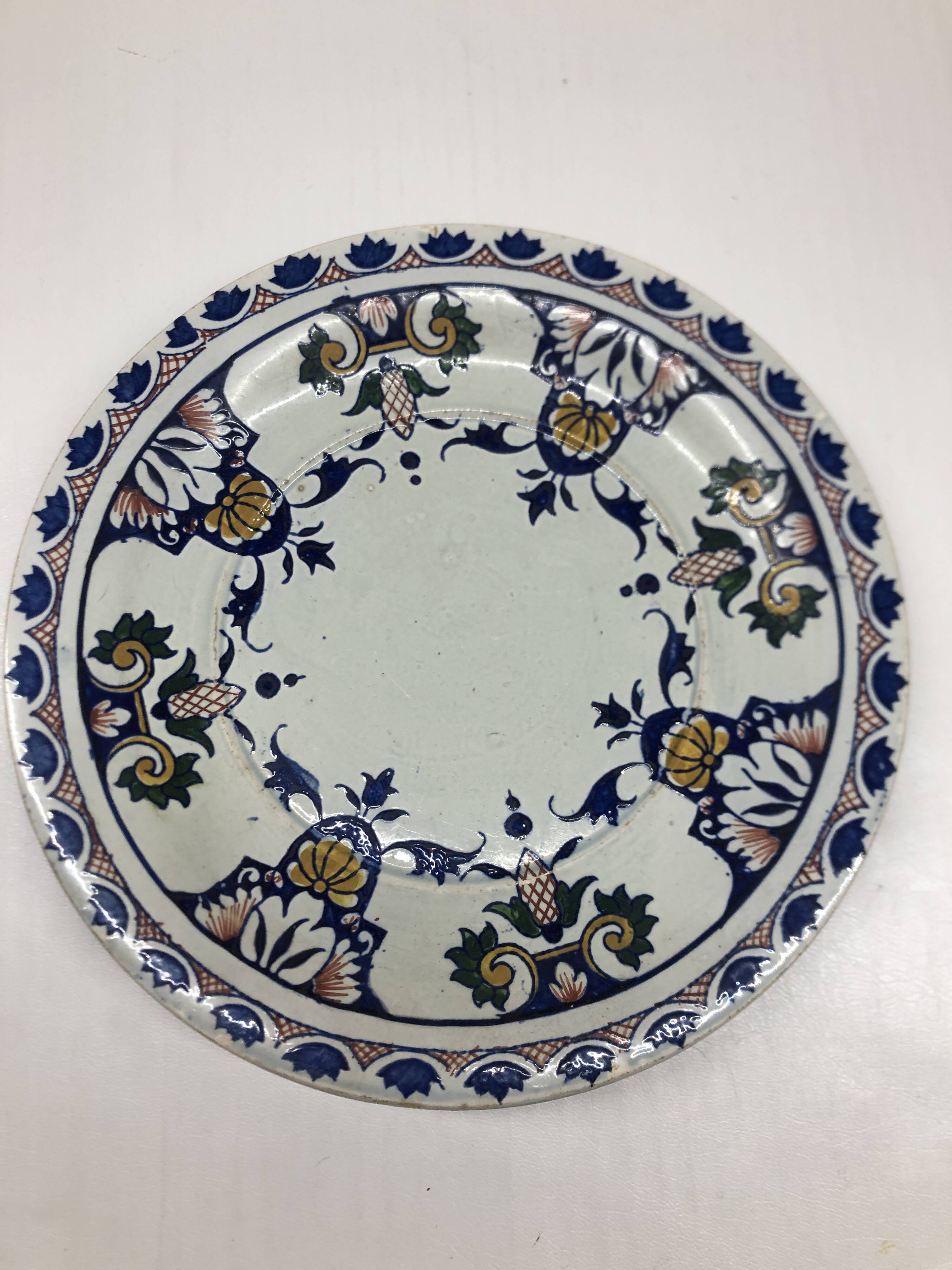 Gien earthenware plate, late 19th century