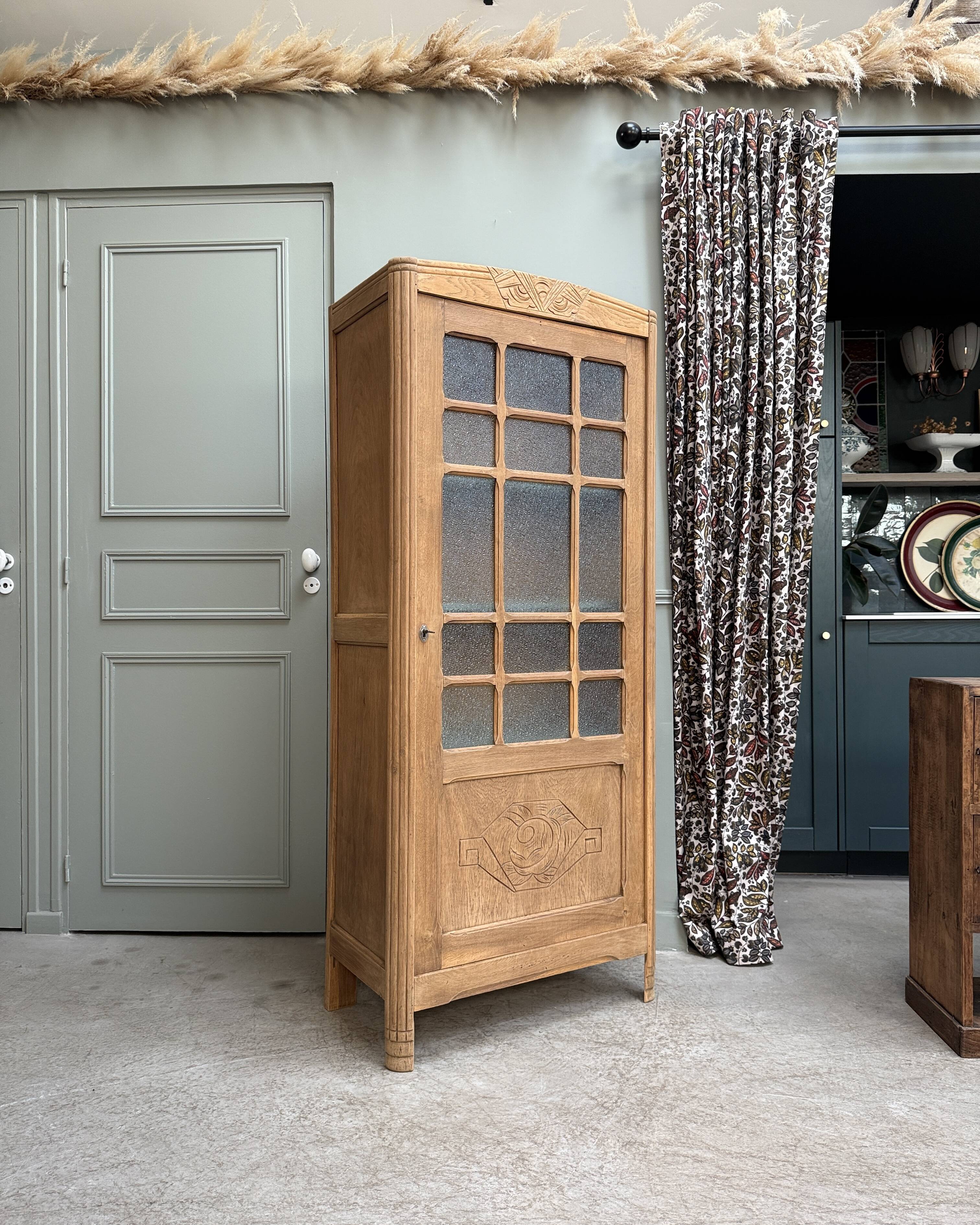 Parisian Art Deco showcase