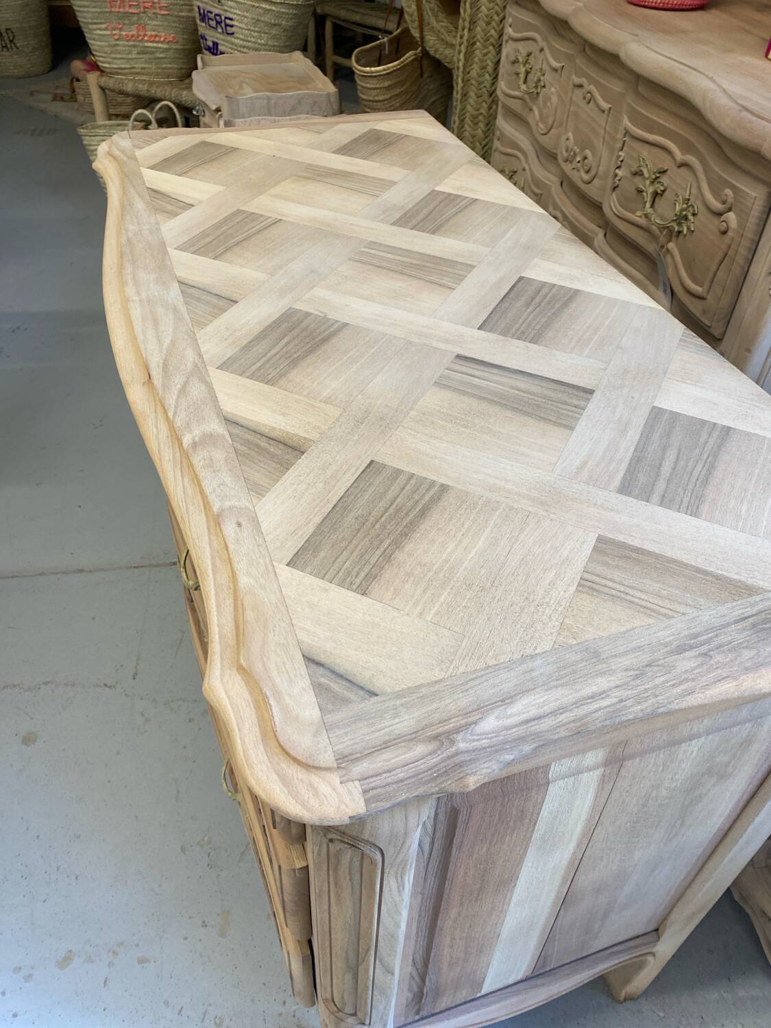 Louis XV chest of drawers in raw wood
