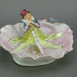 Empty ring pocket in Paris porcelain