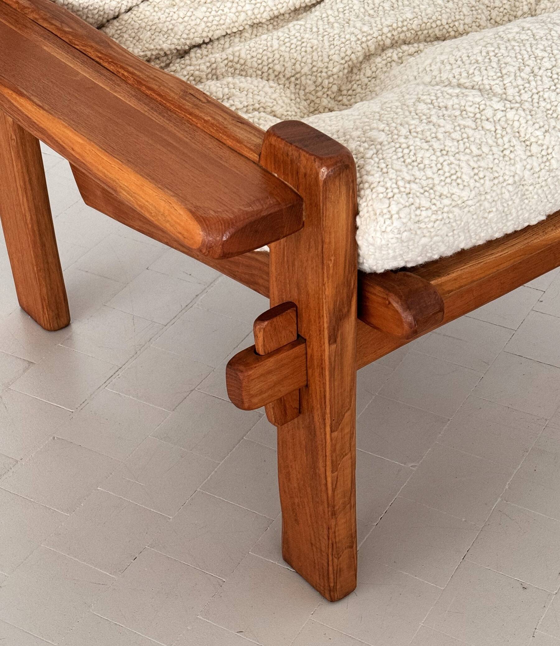 Salon de campagne italien en chêne avec nouveau revêtement en tissu bouclé, années 1970