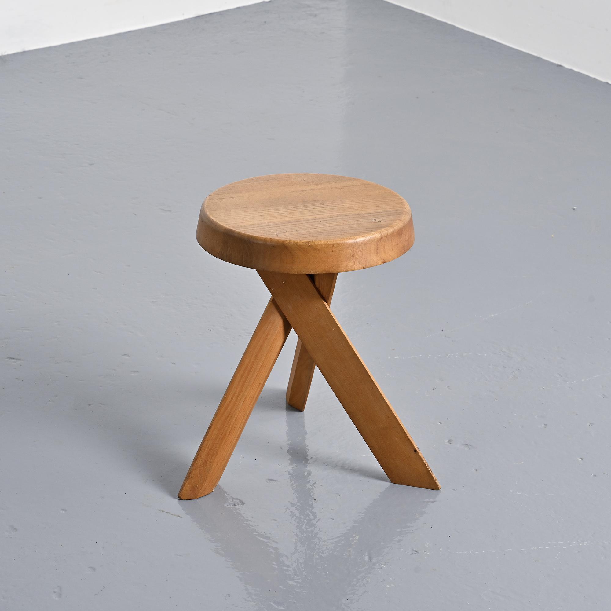 Original S31 stool in solid elm by Pierre Chapo, circa 1980.
