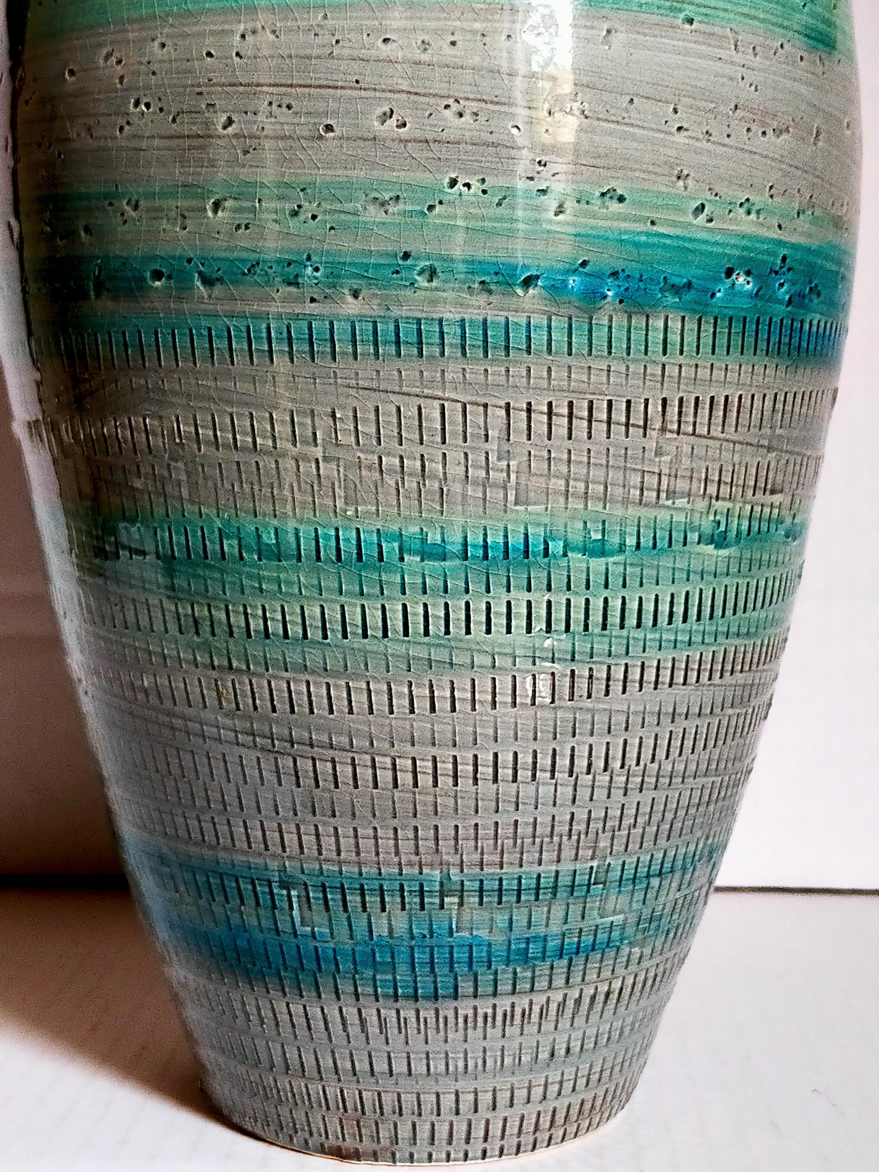 Ceramic vase scarified with gray-blue enamel
