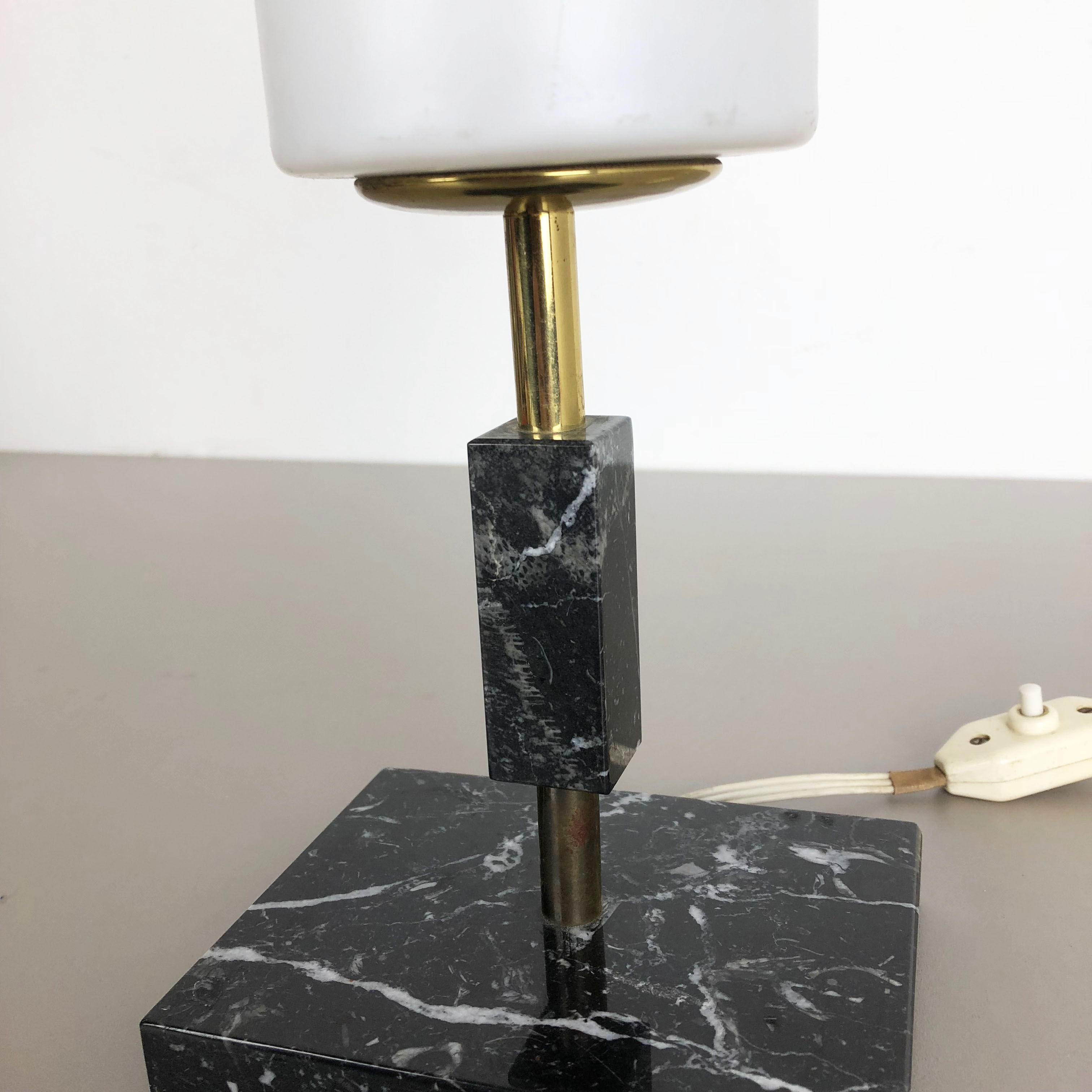 hollywood regency marble table light with opal shade, Italy 1950