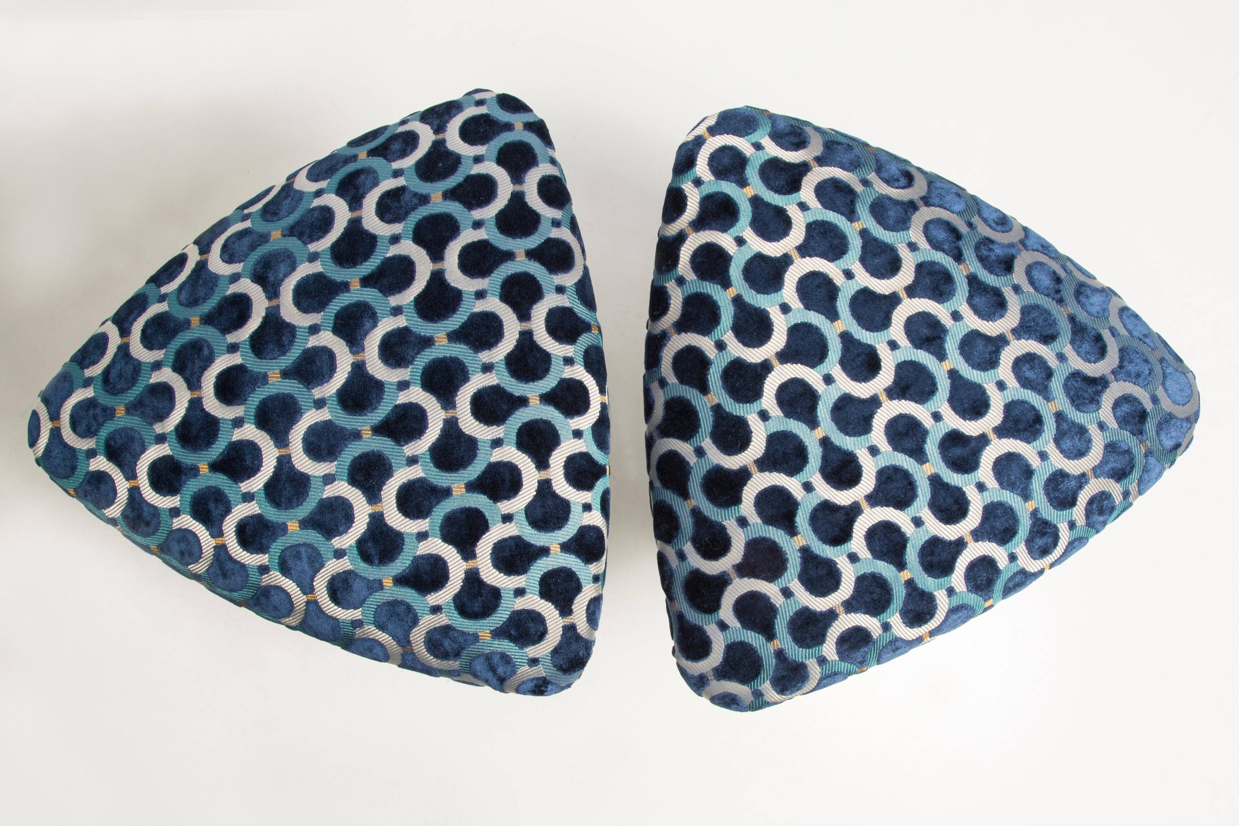 Triangular stool Dedar in blue velvet Scarabeo Mid Century, Europe, 1960s