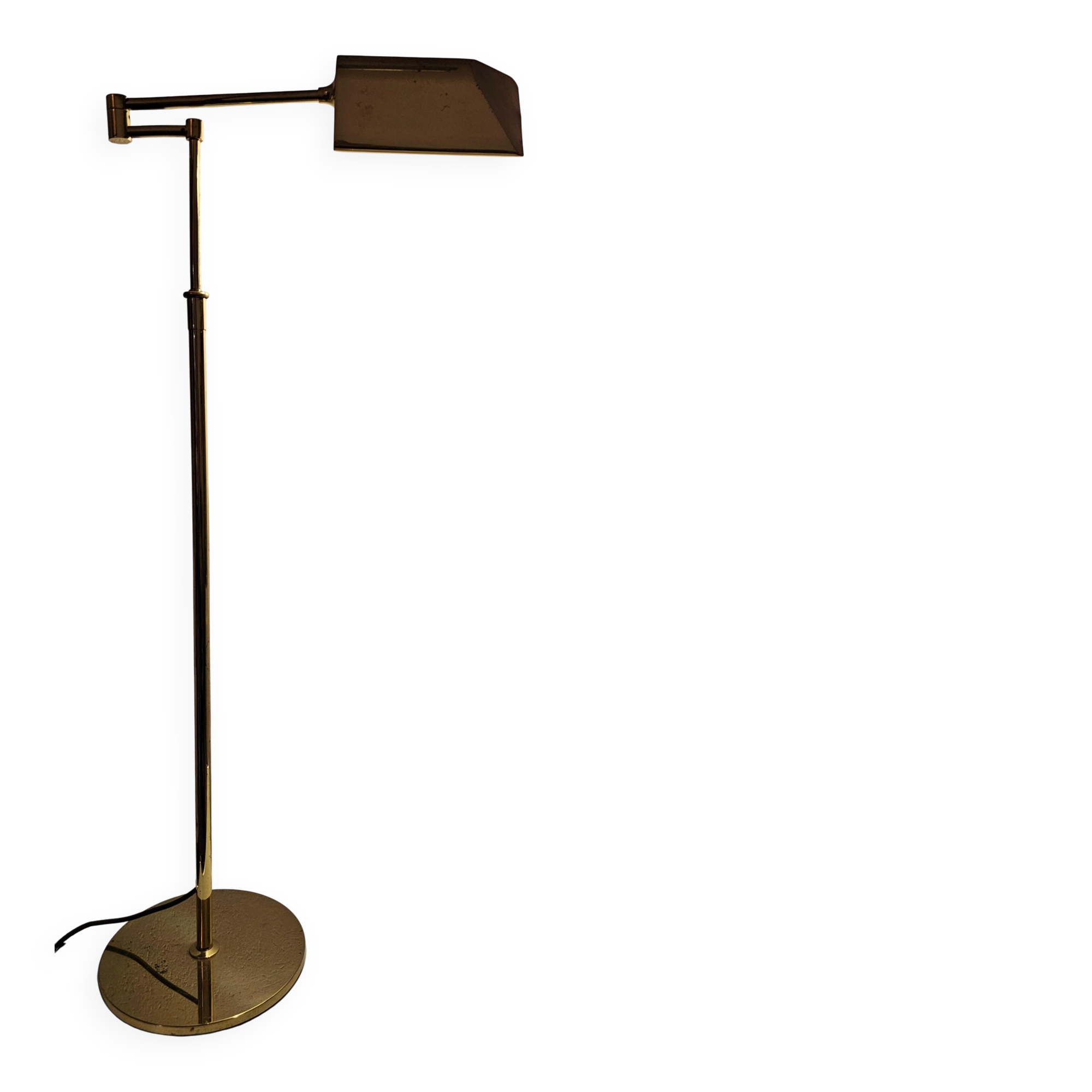 Adjustable swing-arm floor lamp Mid Century Modern in brass 1960s