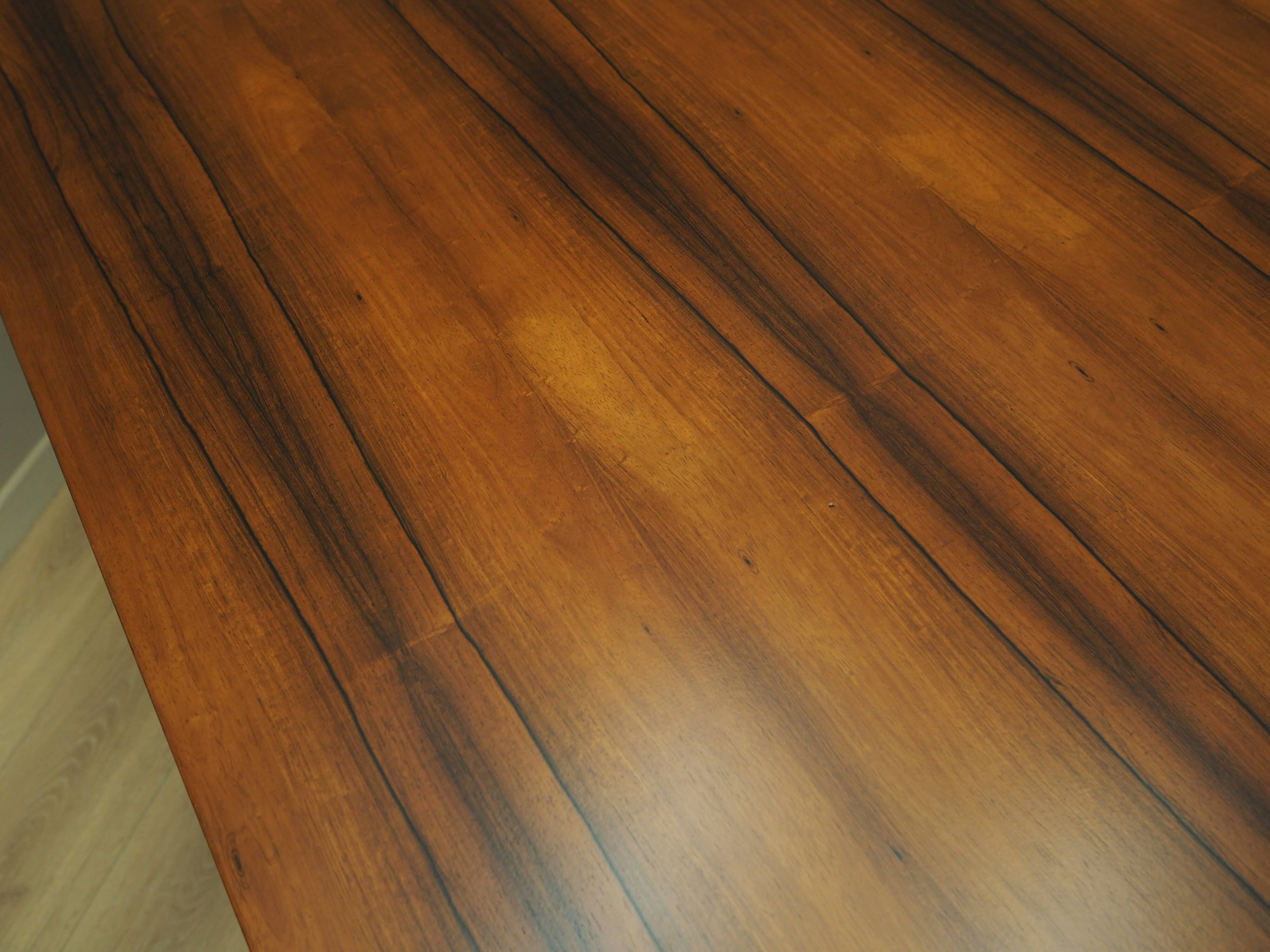 Table en palissandre, design danois, années 1970, production : Danemark